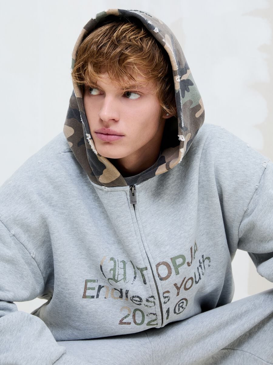 Hoodie mit durchgehendem Reissverschluss in Sunfaded Grey & Camo_0