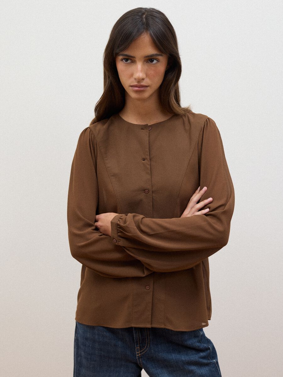 Brown regular-fit shirt with buttons and long sleeves_1