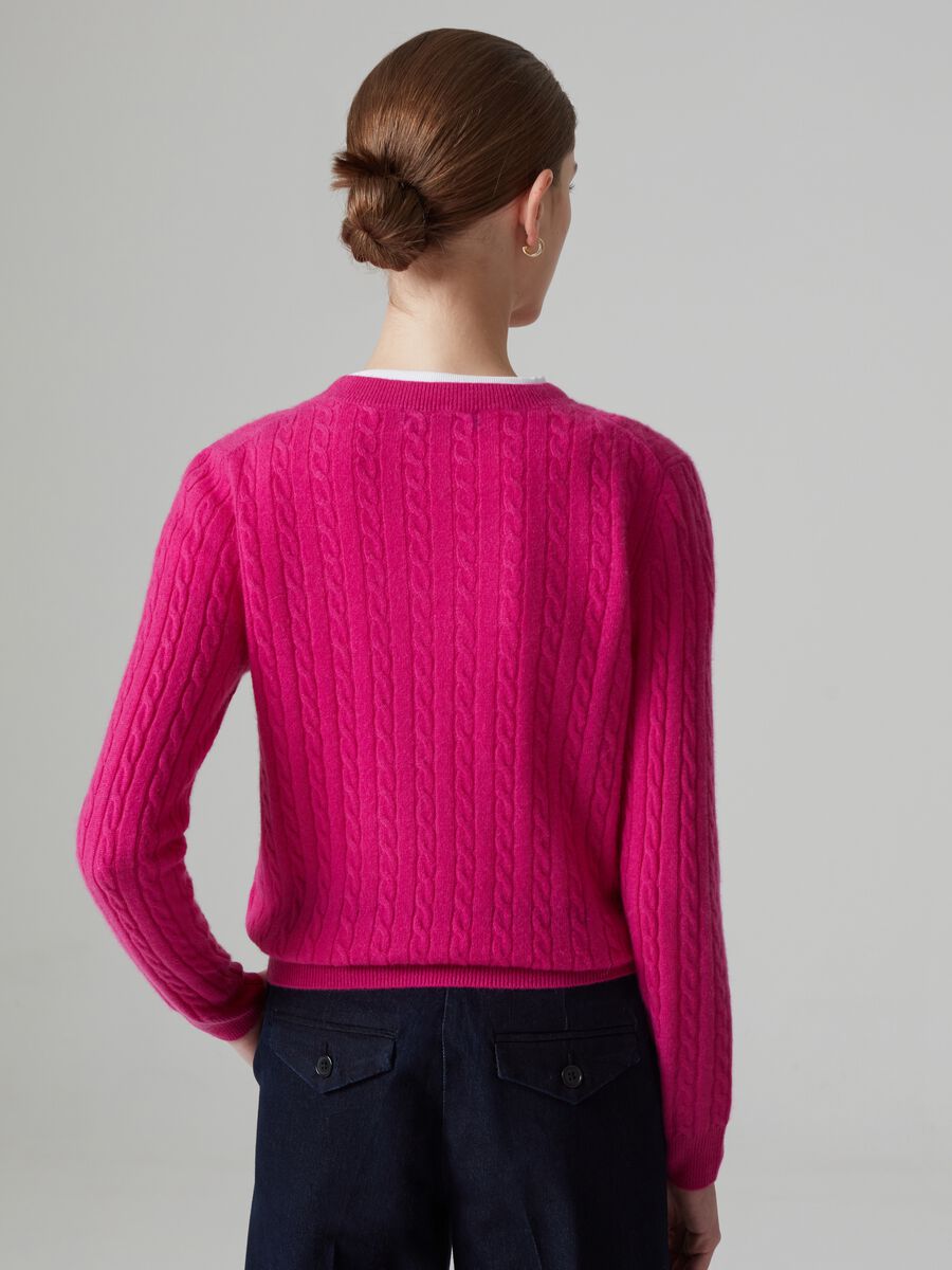 Cashmere pullover with cable-knit design_2