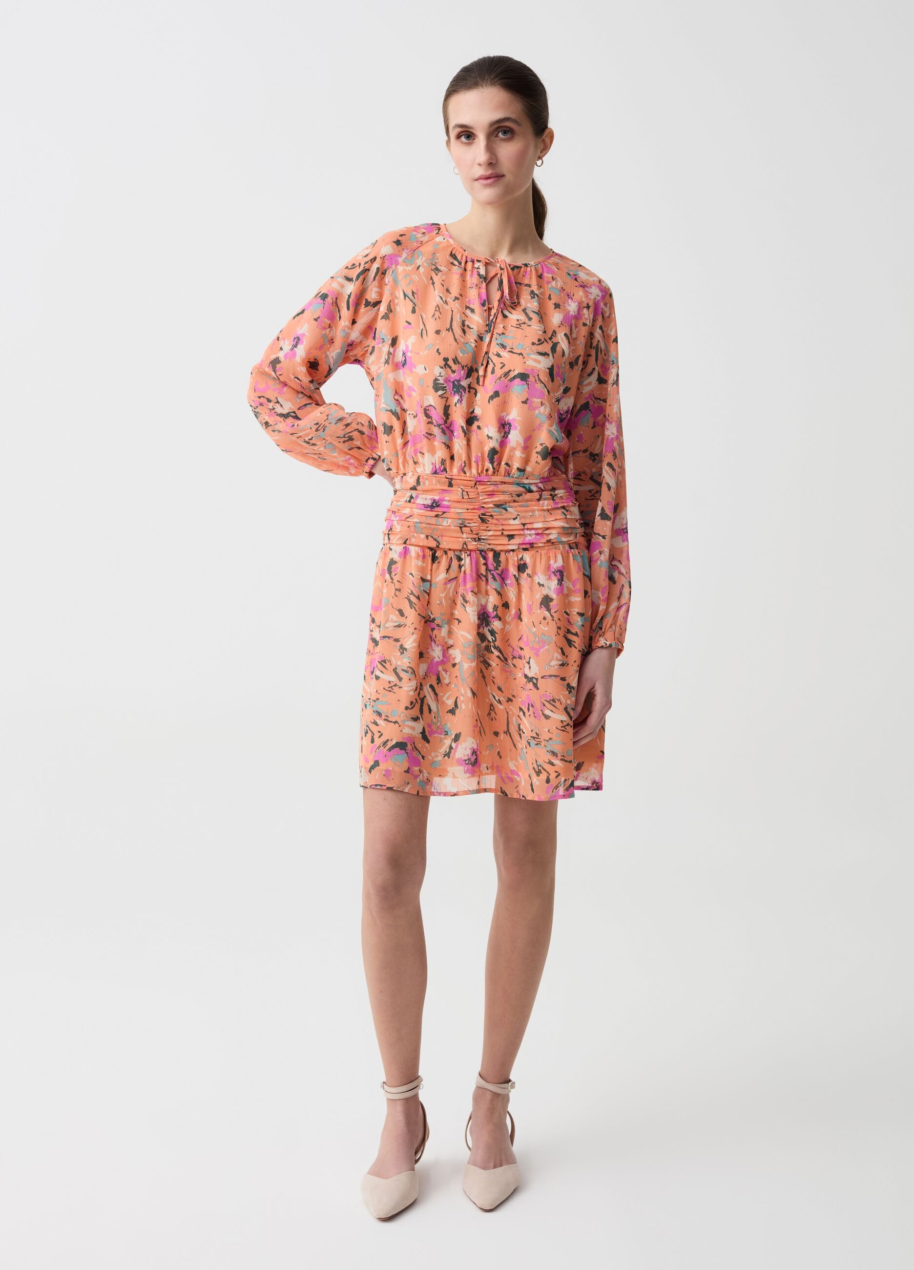 Short dress in crêpe with floral print
