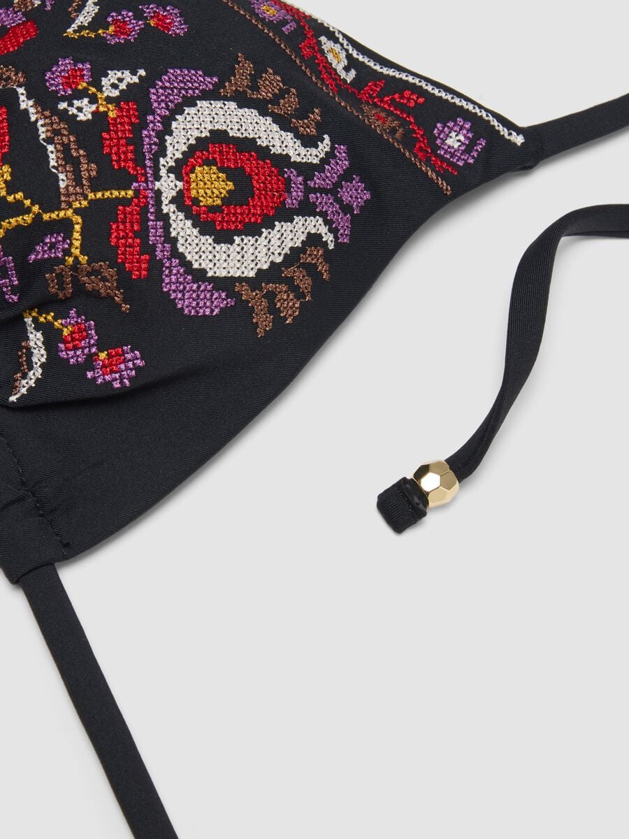 Haut de bikini triangle noir en tissu stretch_5