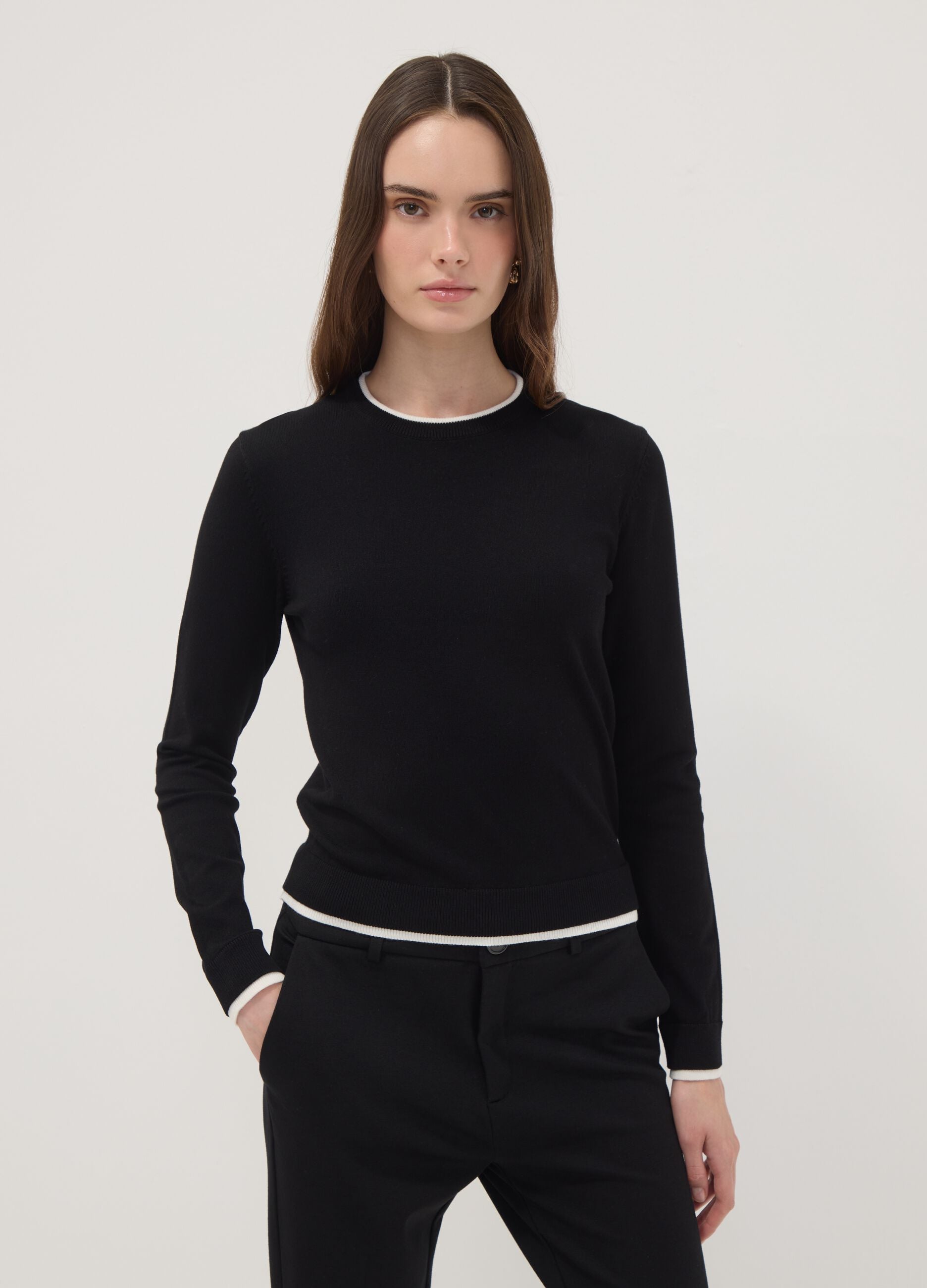 Schwarzes Langarmshirt aus Viskosemischung