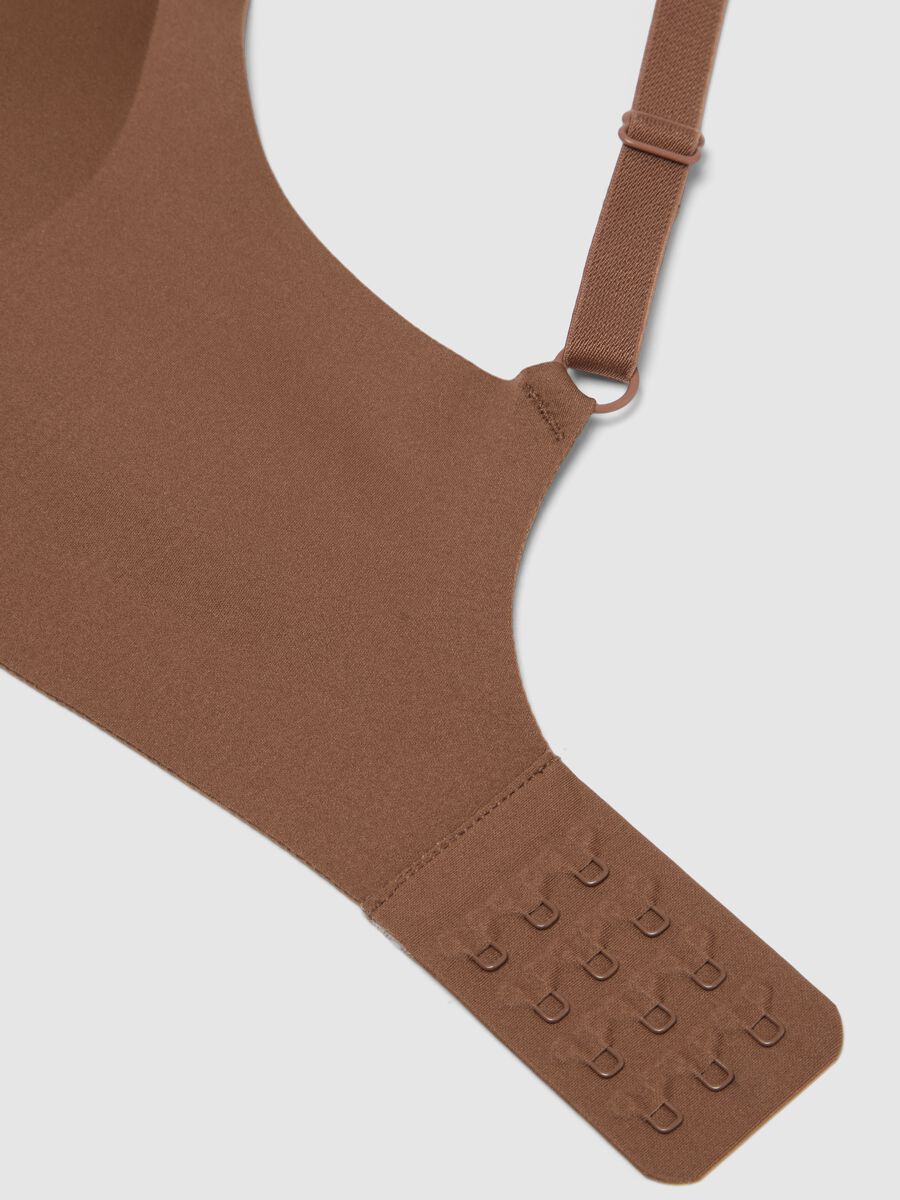 Sujetador marr&oacute;n con relleno extra&iacute;ble_5