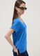 Camiseta azul de viscosa el&aacute;stica con cuello en V_0