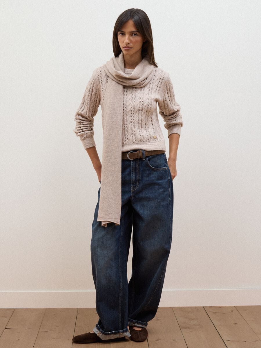 Beige cable-knit wool-blend crew-neck jumper, regular fit_2