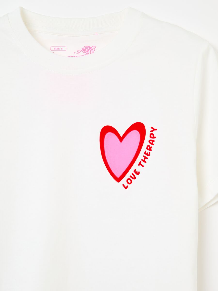 T-shirt with heart print_4