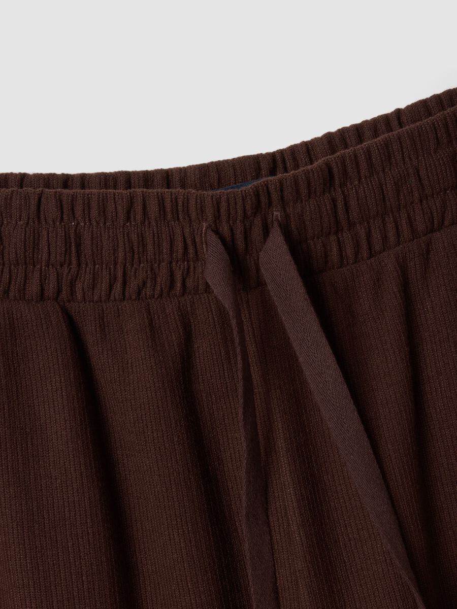 Brown cotton-blend jogger shorts with drawstring, relaxed fit_1