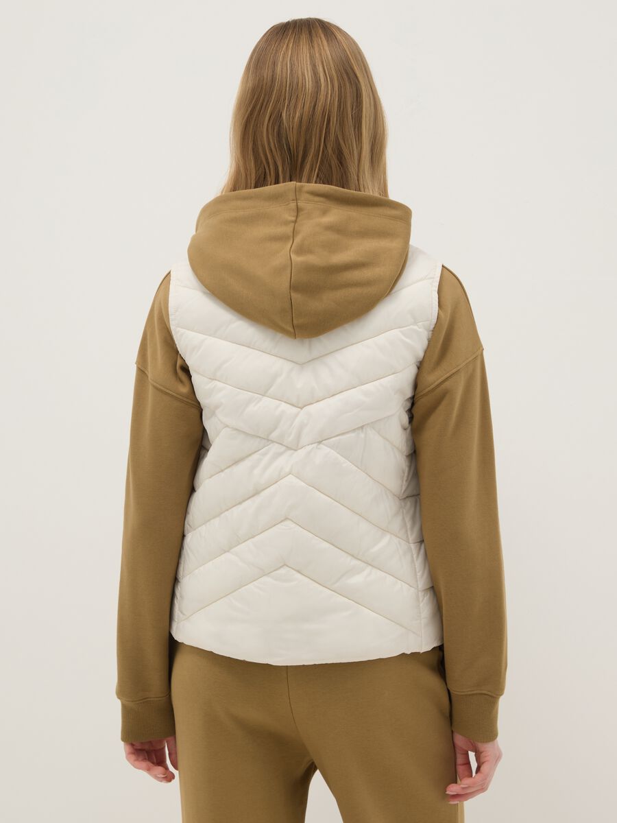 White padded regular fit gilet with zip_2