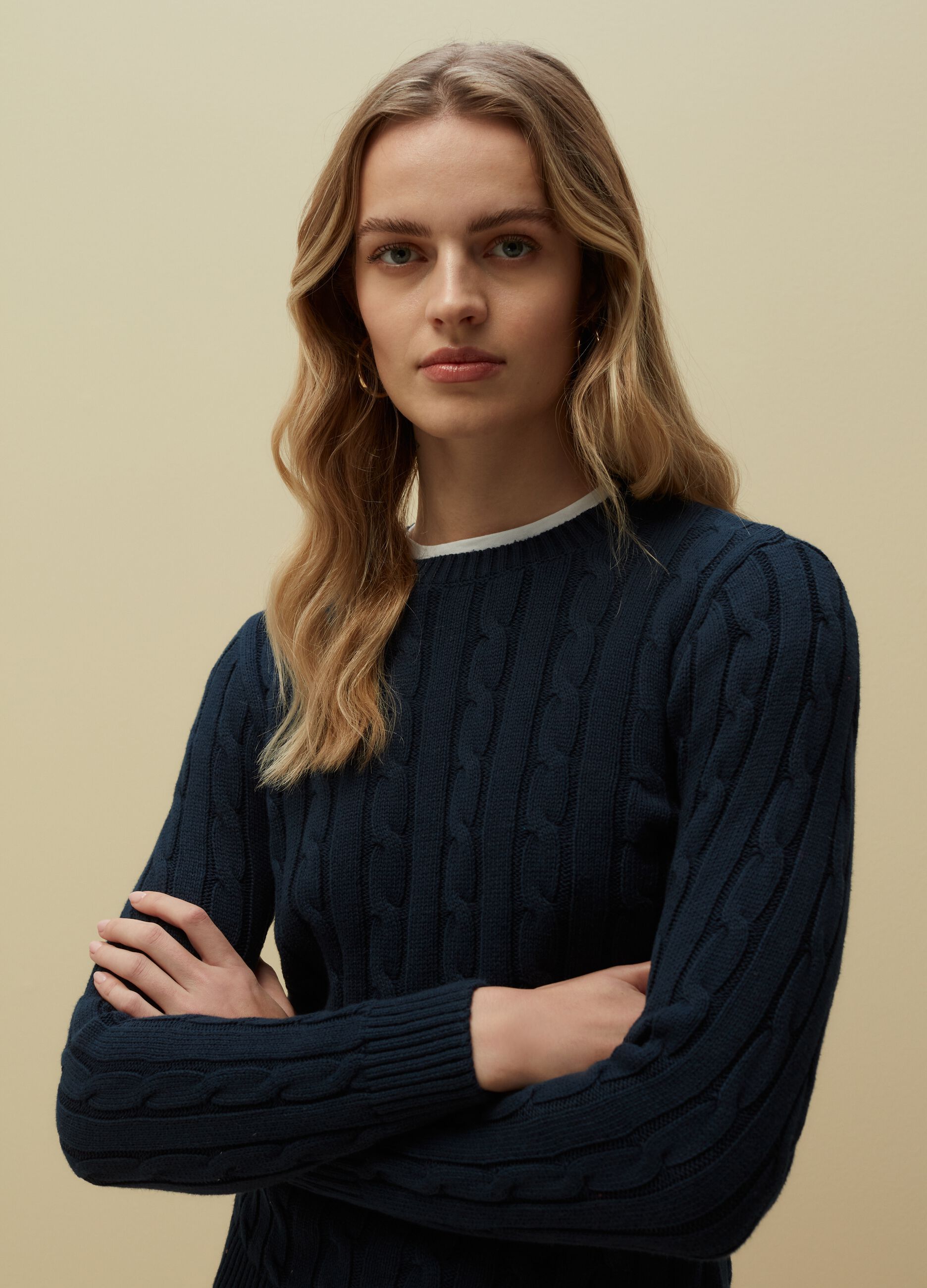 Cotton pullover with cable design