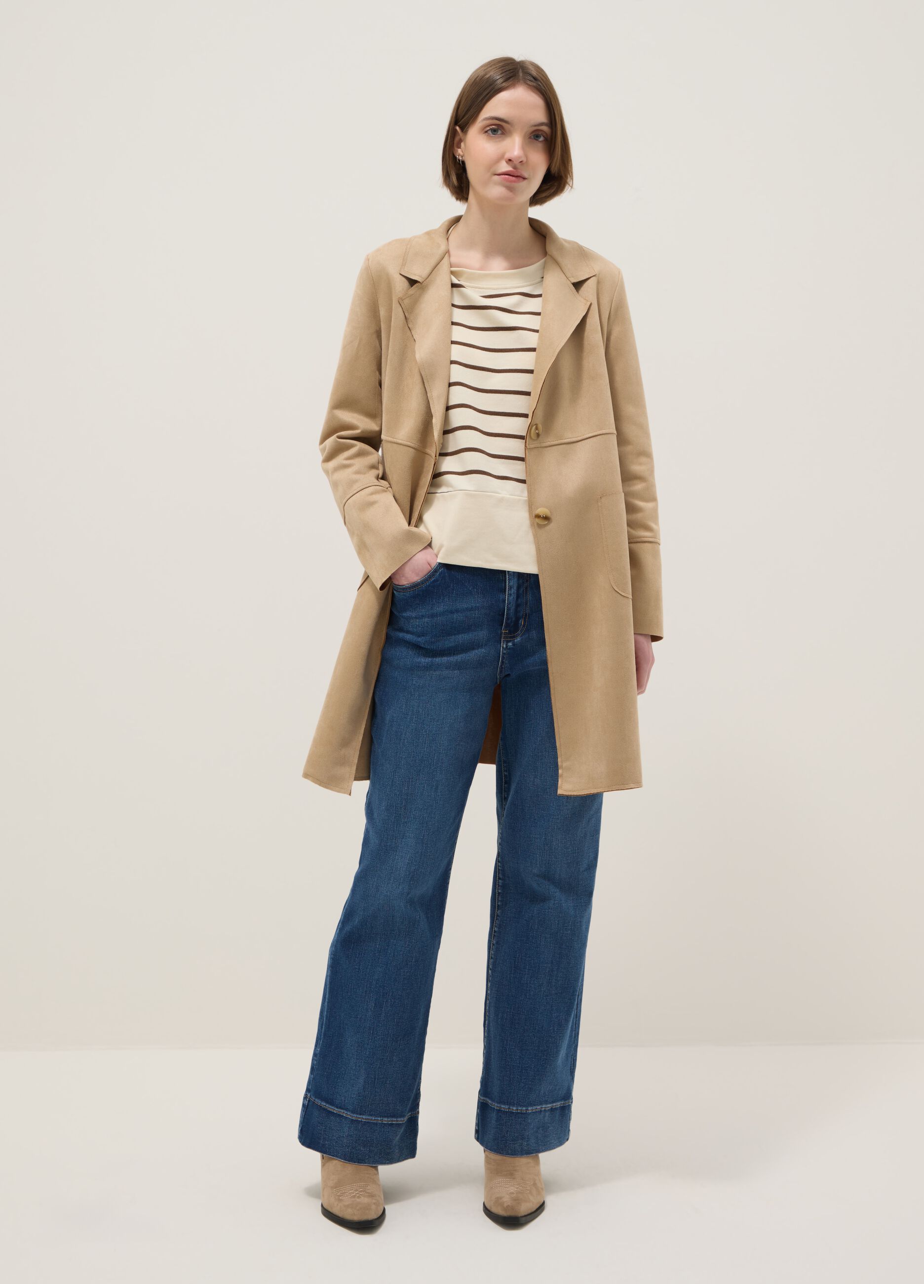 &Mu;&pi;&epsilon;&zeta; &epsilon;&lambda;&alpha;&phi;&rho;ύ &mu;&pi;&omicron;&upsilon;&phi;ά&nu; &kappa;&alpha;&nu;&omicron;&nu;&iota;&kappa;ή&sigmaf; &gamma;&rho;&alpha;&mu;&mu;ή&sigmaf; &mu;&epsilon; &mu;&epsilon;&gamma;ά&lambda;&epsilon;&sigmaf; &tau;&sigma;έ&pi;&epsilon;&sigmaf;