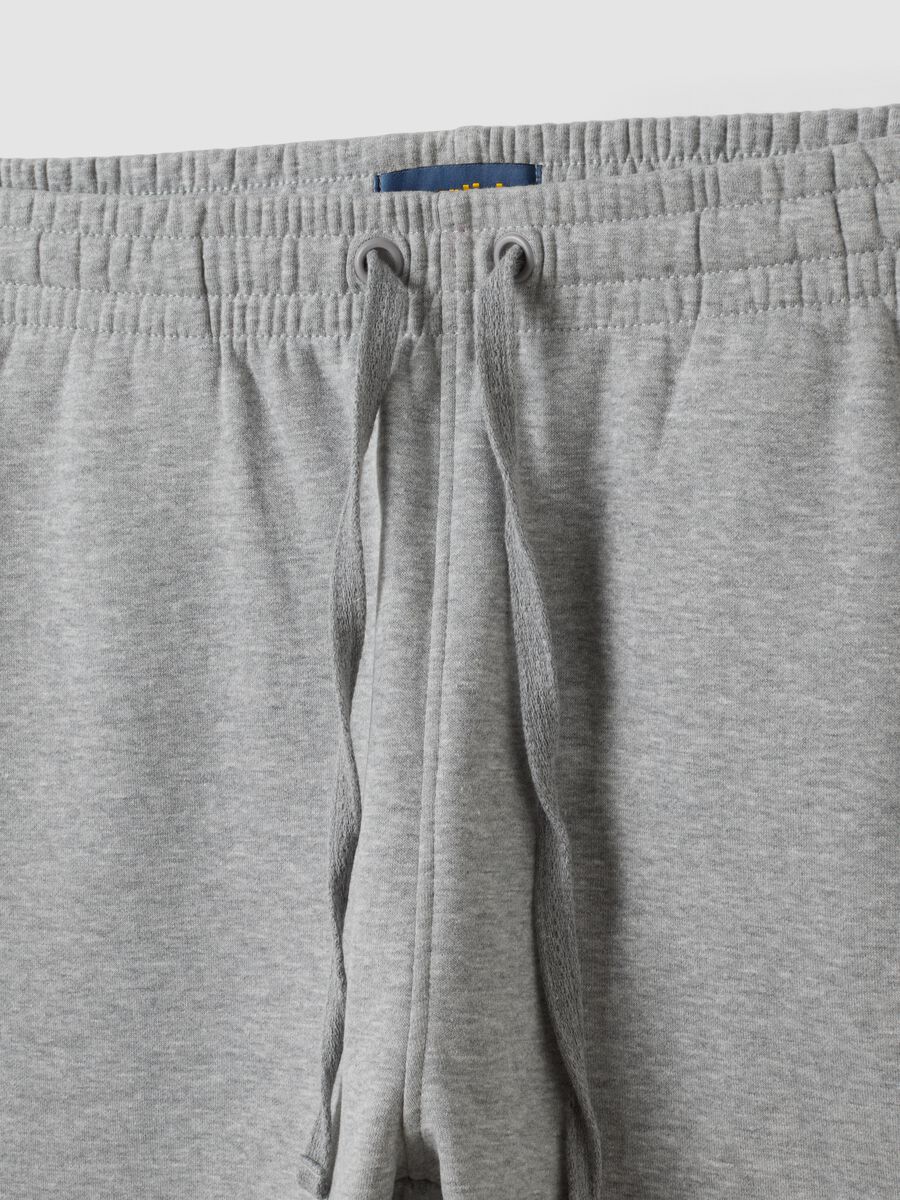 Grey cotton-blend shorts with elasticated waist, regular fit_1