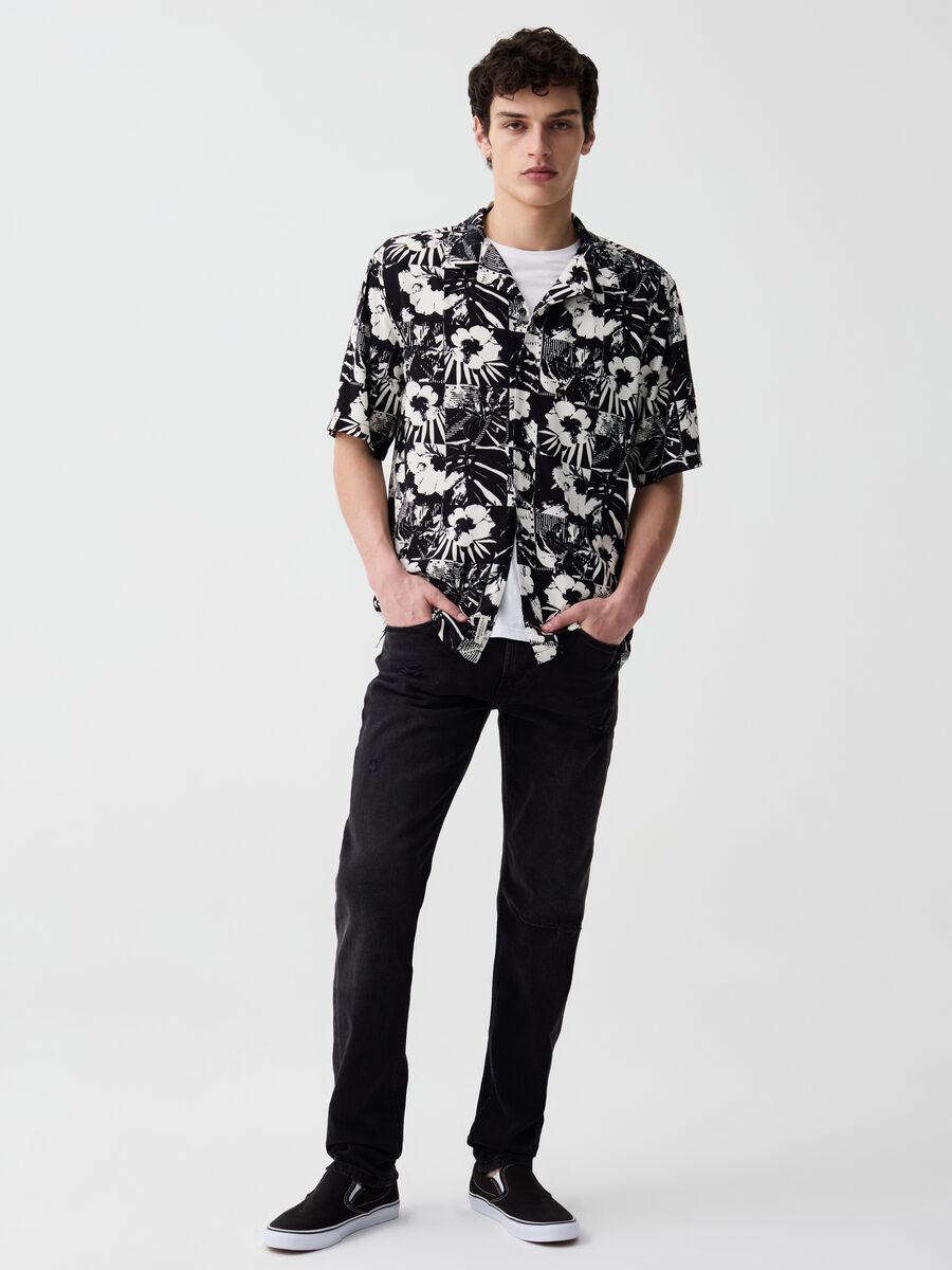 Short-sleeved shirt with flowers print_1