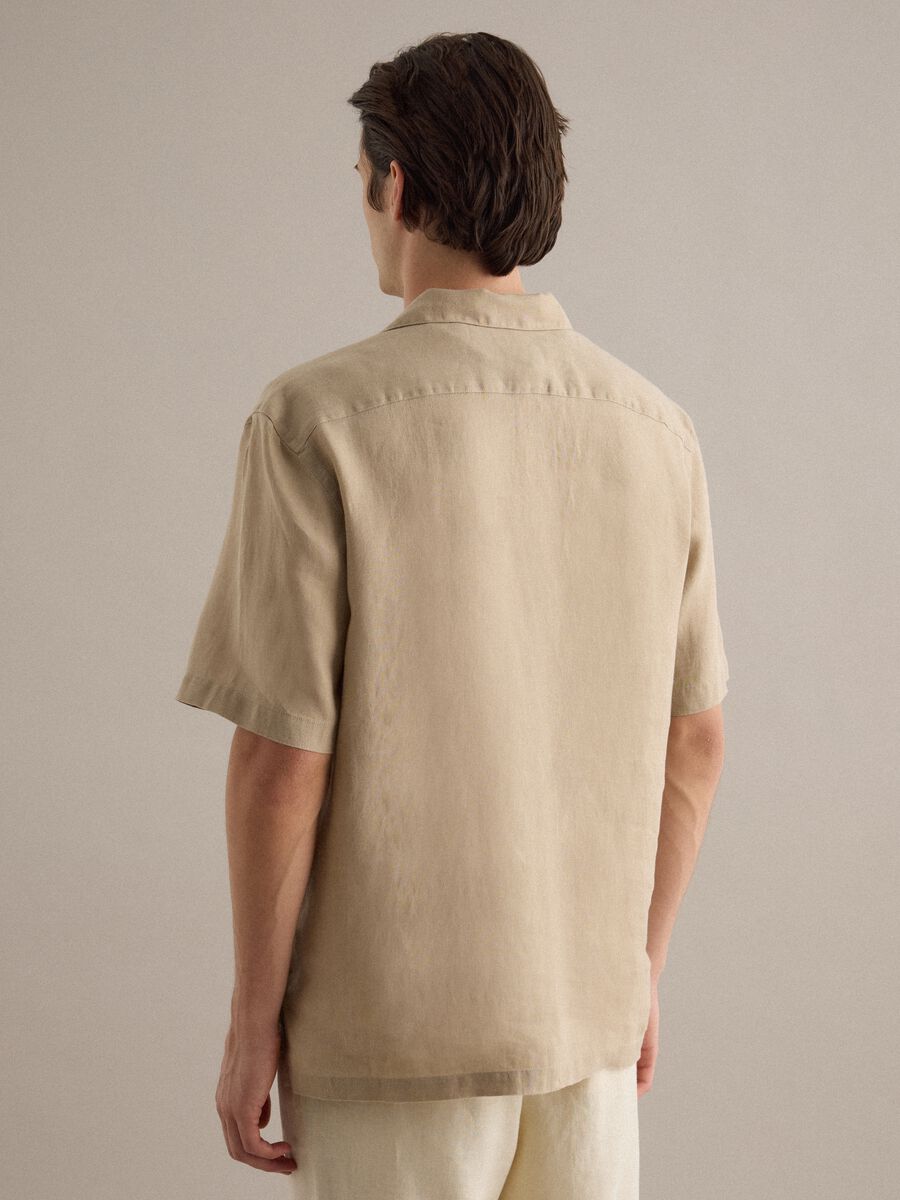 Beige pure linen regular fit shirt with bowling collar_3