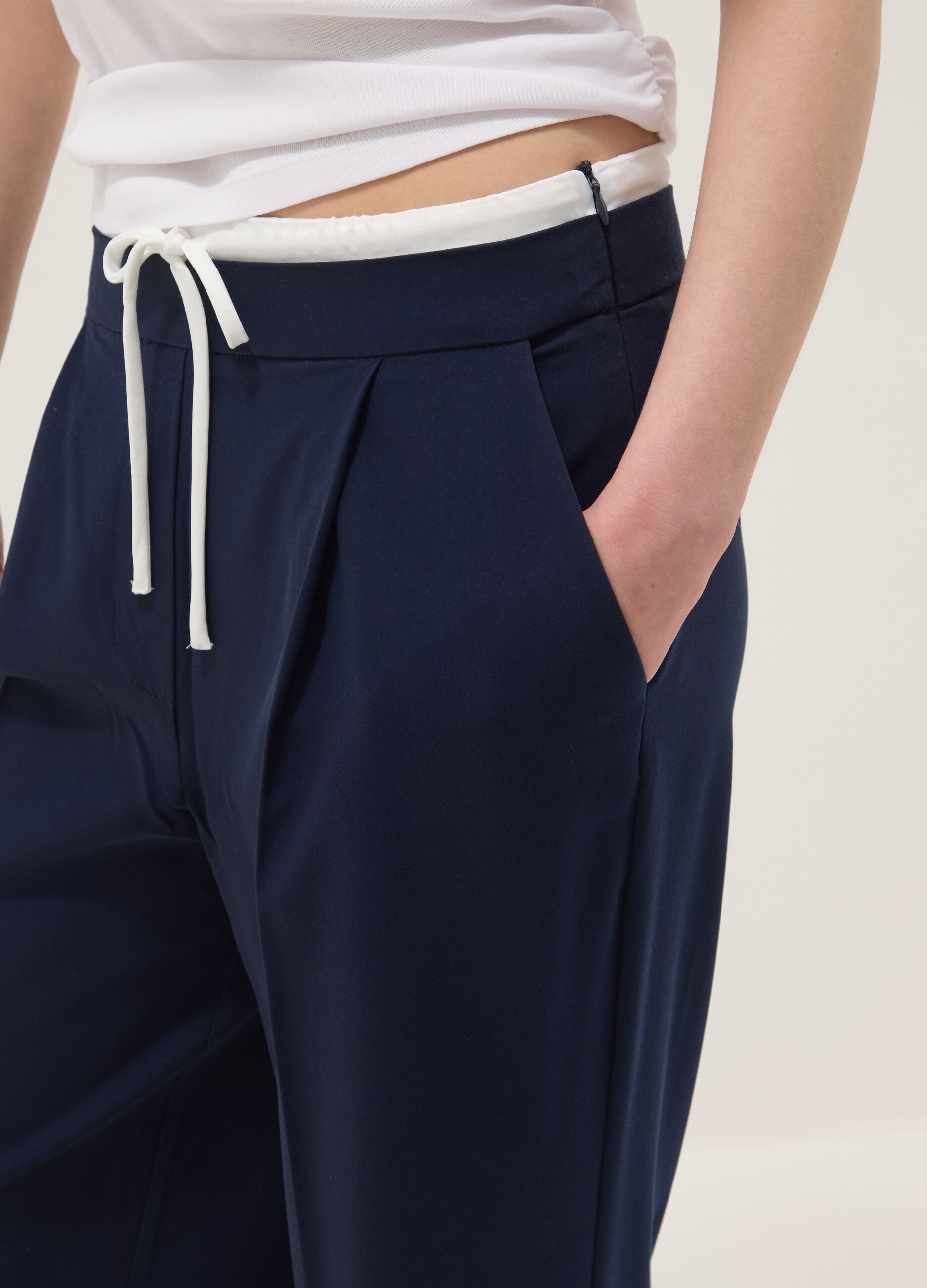 Blaue Jogginghose im Regular Fit mit elastischem Bund