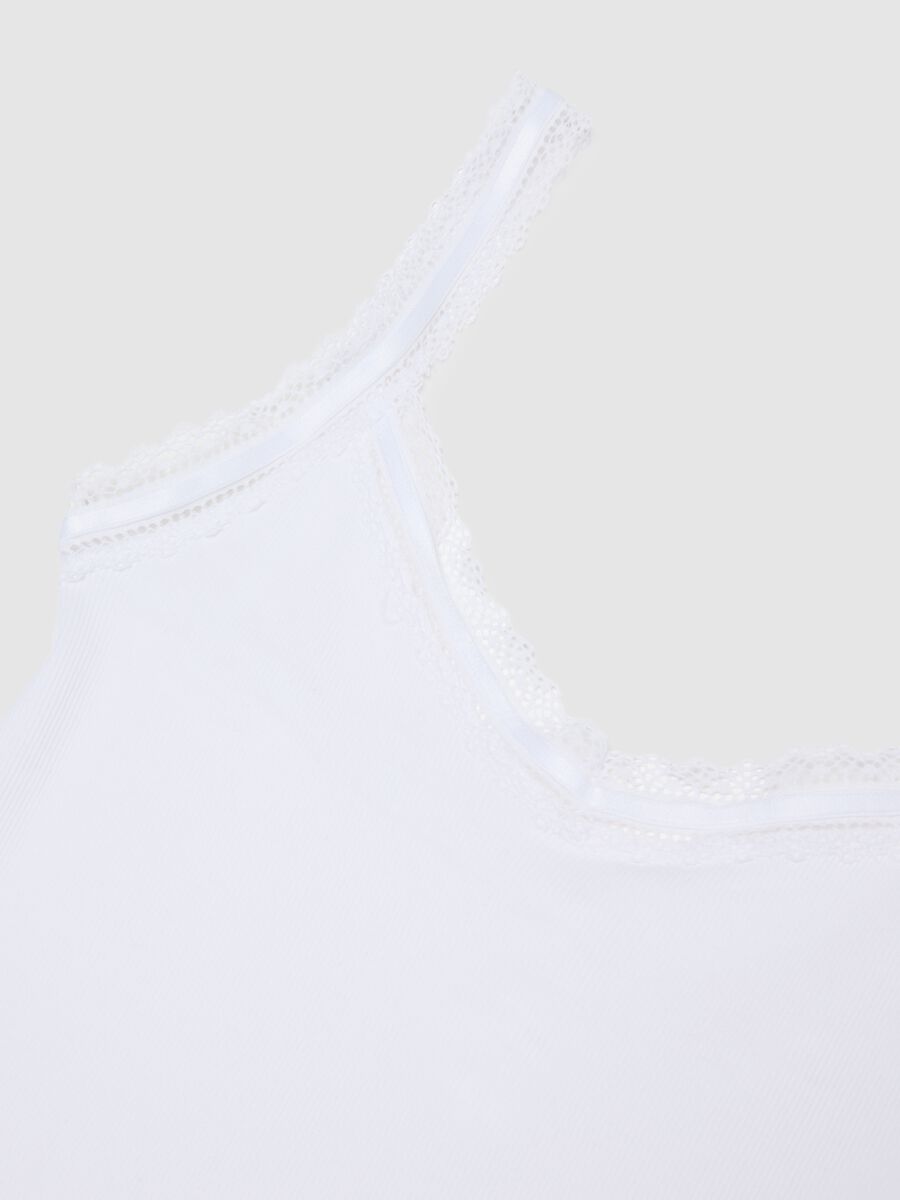 White pure cotton regular fit vest with lace trim_5