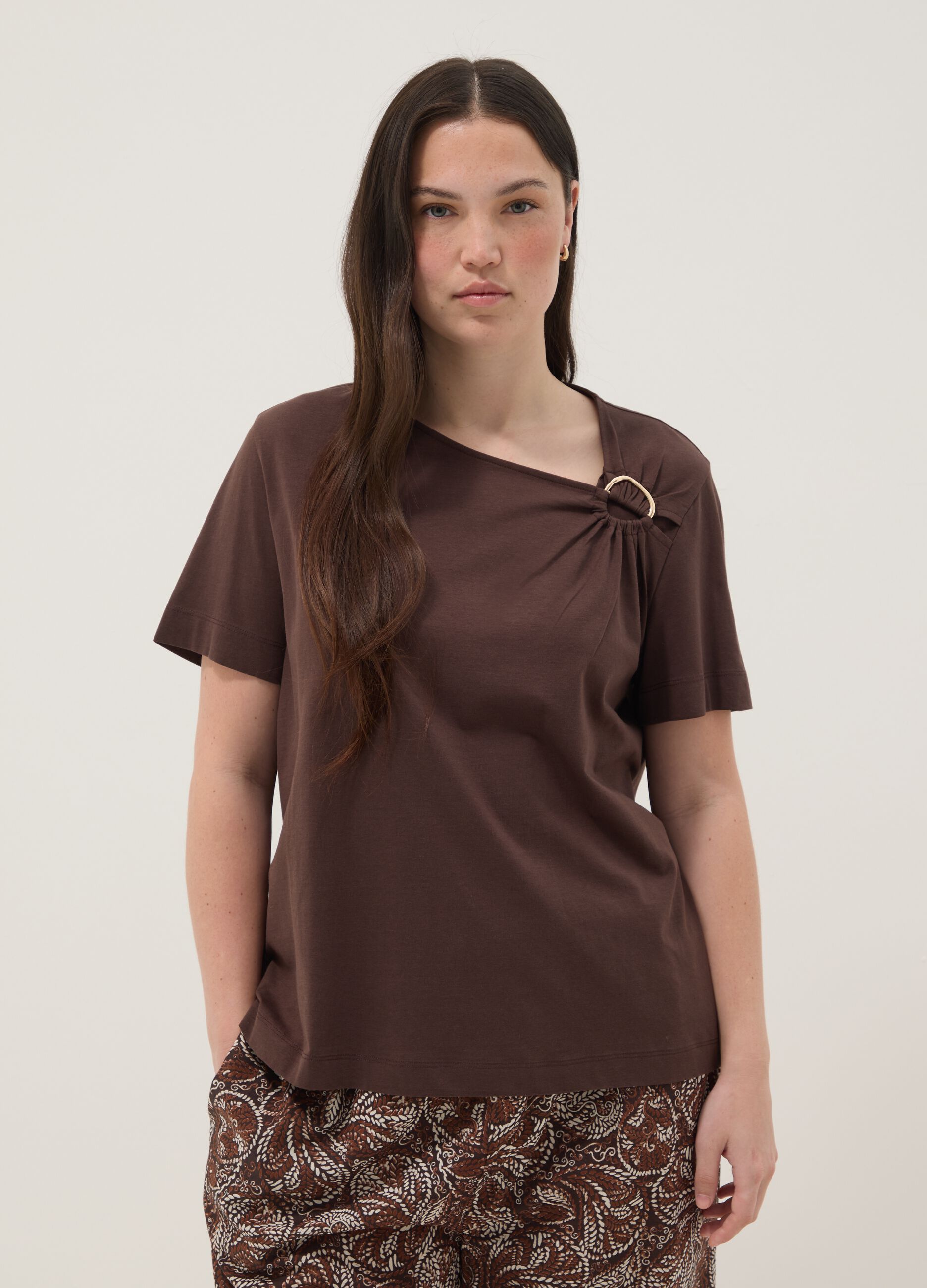 &Kappa;&alpha;&phi;έ T-shirt &alpha;&pi;ό 100% &beta;&alpha;&mu;&beta;ά&kappa;&iota; &mu;&epsilon; &lambda;&epsilon;&pi;&tau;&omicron;&mu;έ&rho;&epsilon;&iota;&alpha; &kappa;&rho;ί&kappa;&omicron;&upsilon;
