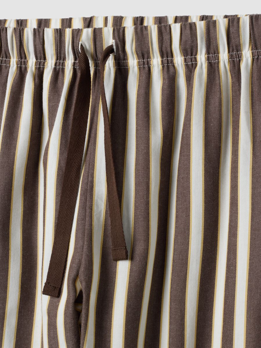 Brauner Pyjama aus reiner Bio-Baumwolle mit Streifen, Regular Fit_5