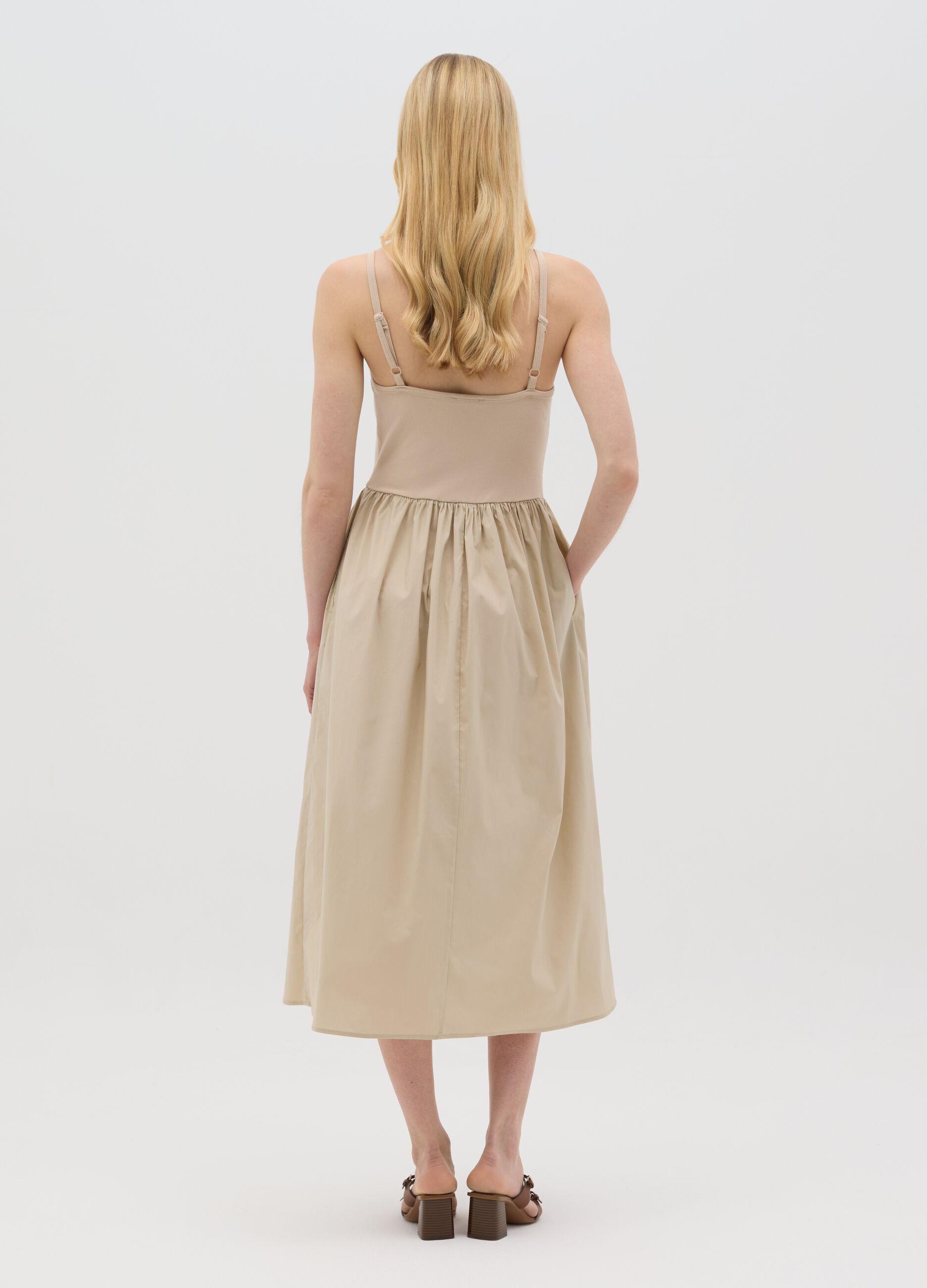 Women&rsquo;s beige sleeveless long dress in stretch cotton.
