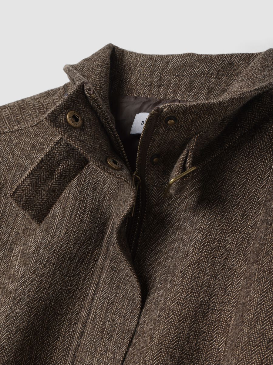 Giacca marrone regular con zip e fantasia spigata_5