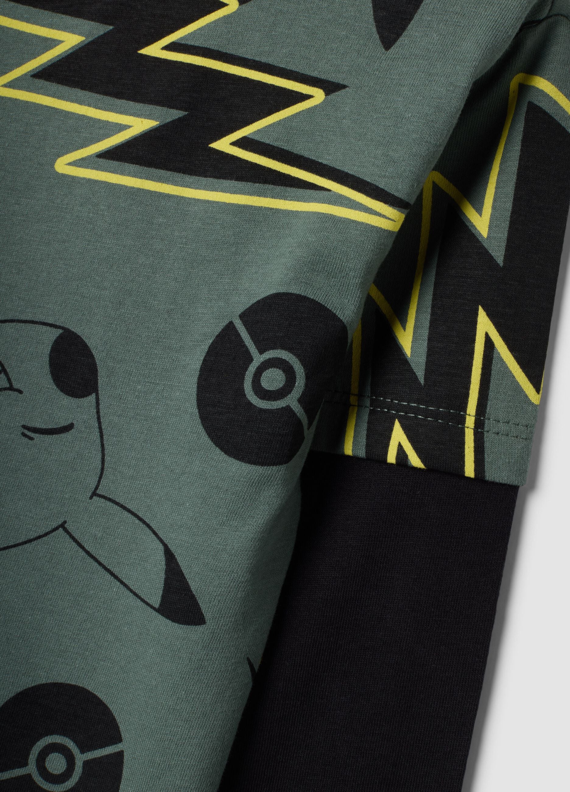 T-shirt verde em algod&atilde;o puro com estampado Pikachu, corte relaxed