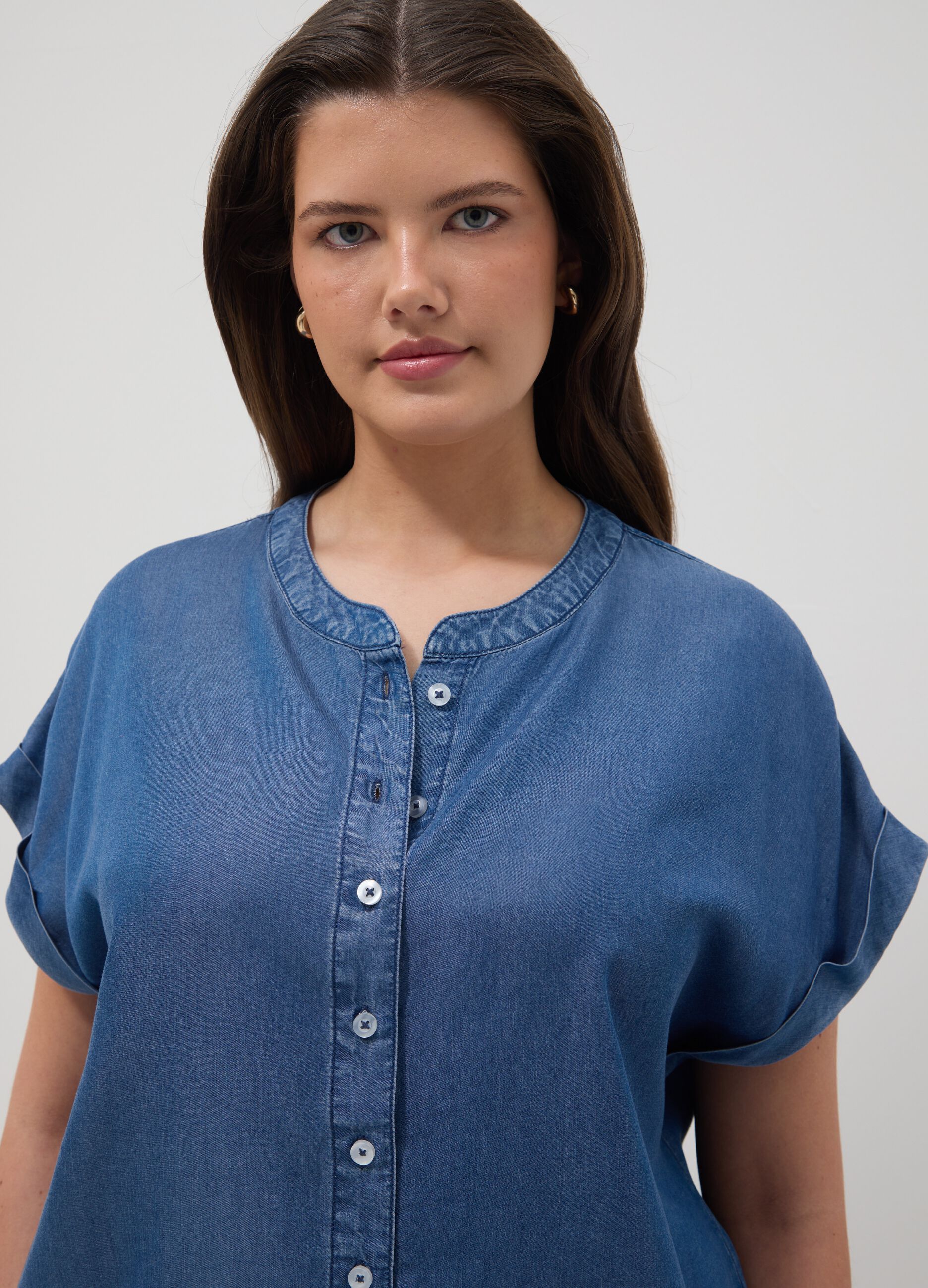 Blaue Bluse aus reinem Lyocell in Regular Fit mit Stehkragen