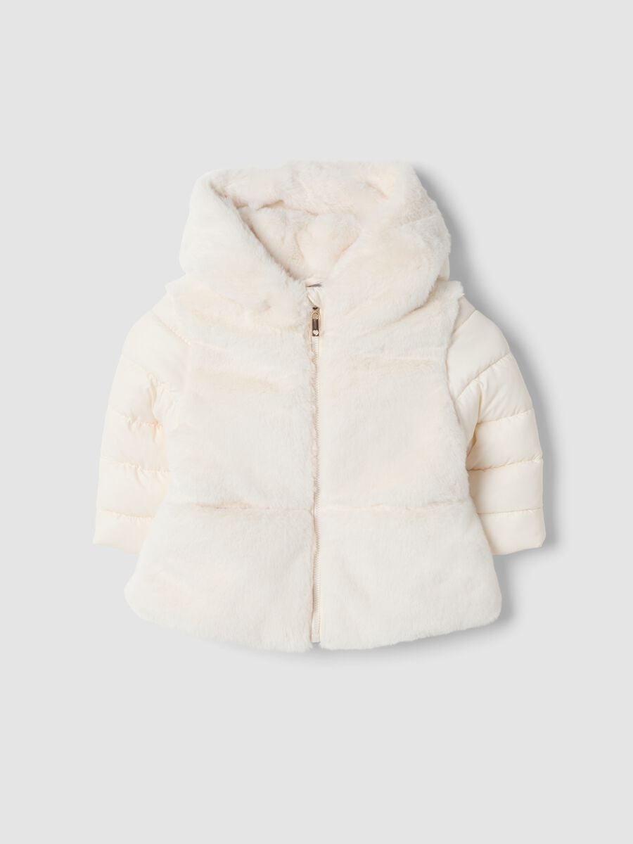 Giacca rosa imbottita con cappuccio ed effetto peluche_0