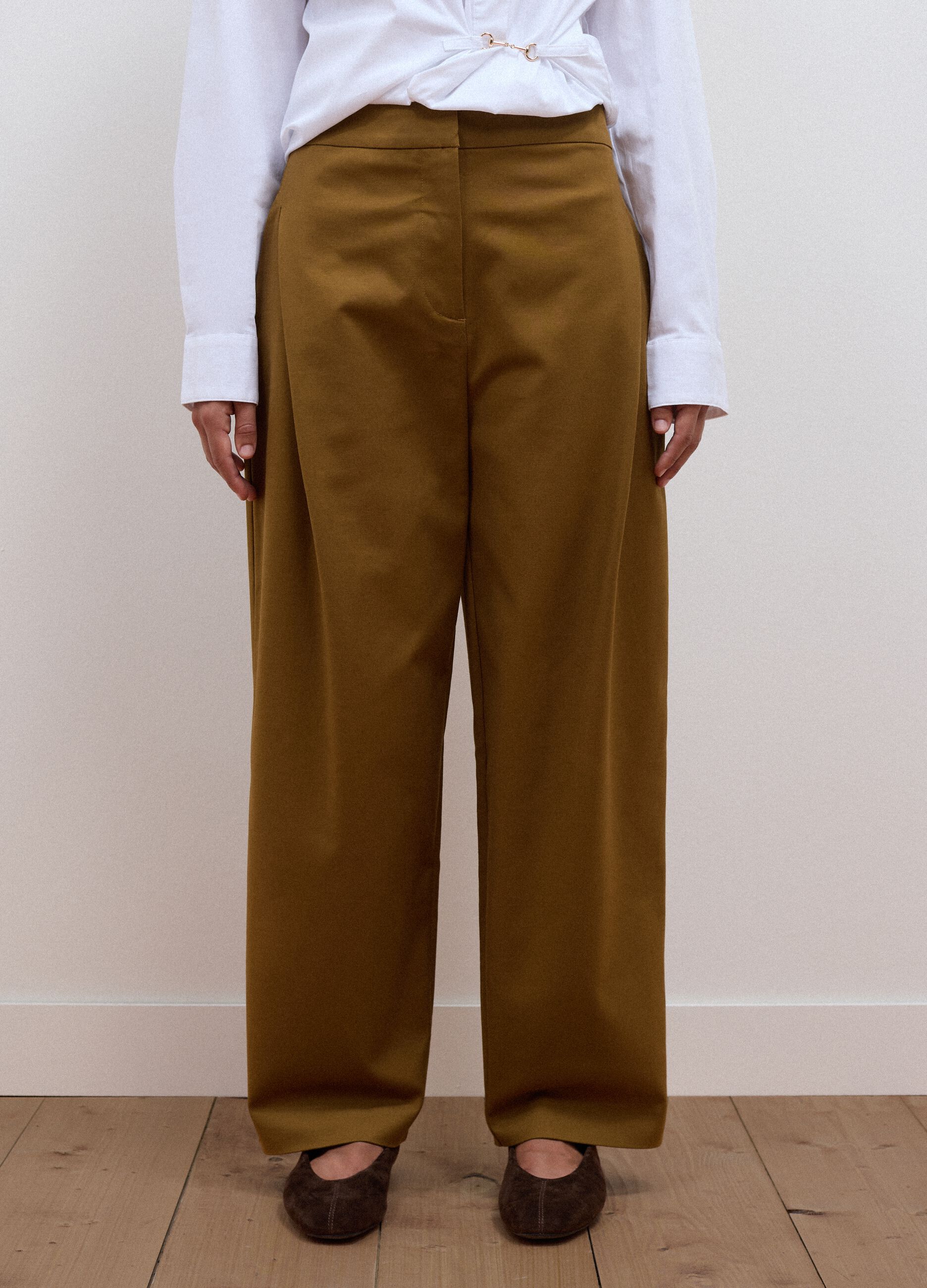 Pantaloni formali marroni in cotone elasticizzato barrel fit