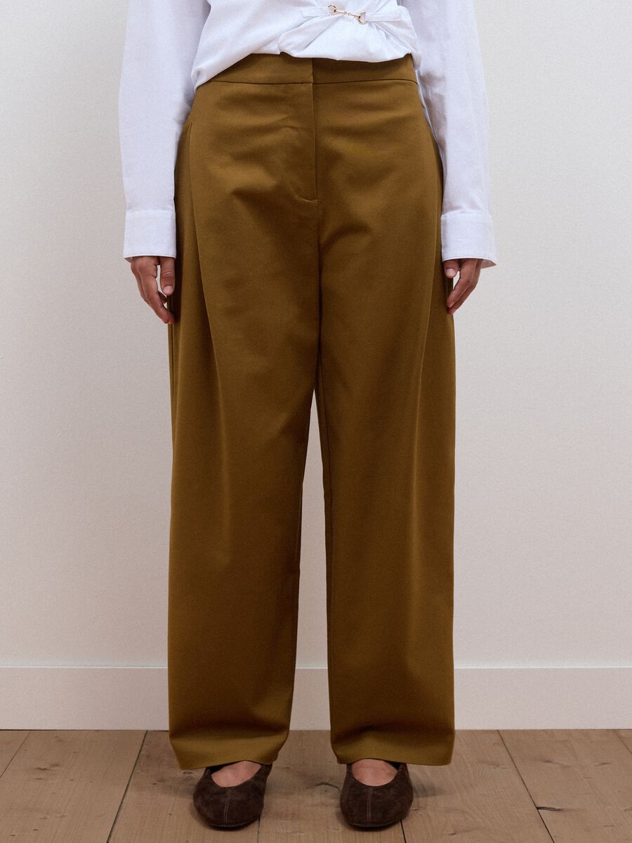 Pantaloni formali marroni in cotone elasticizzato barrel fit_1