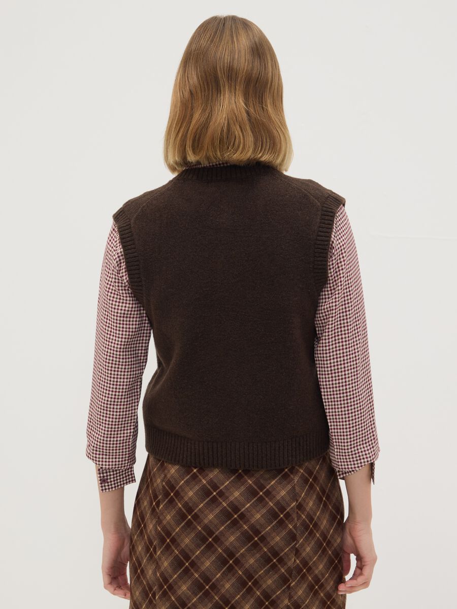 Gilet marrone in lana elasticizzata a girocollo_3