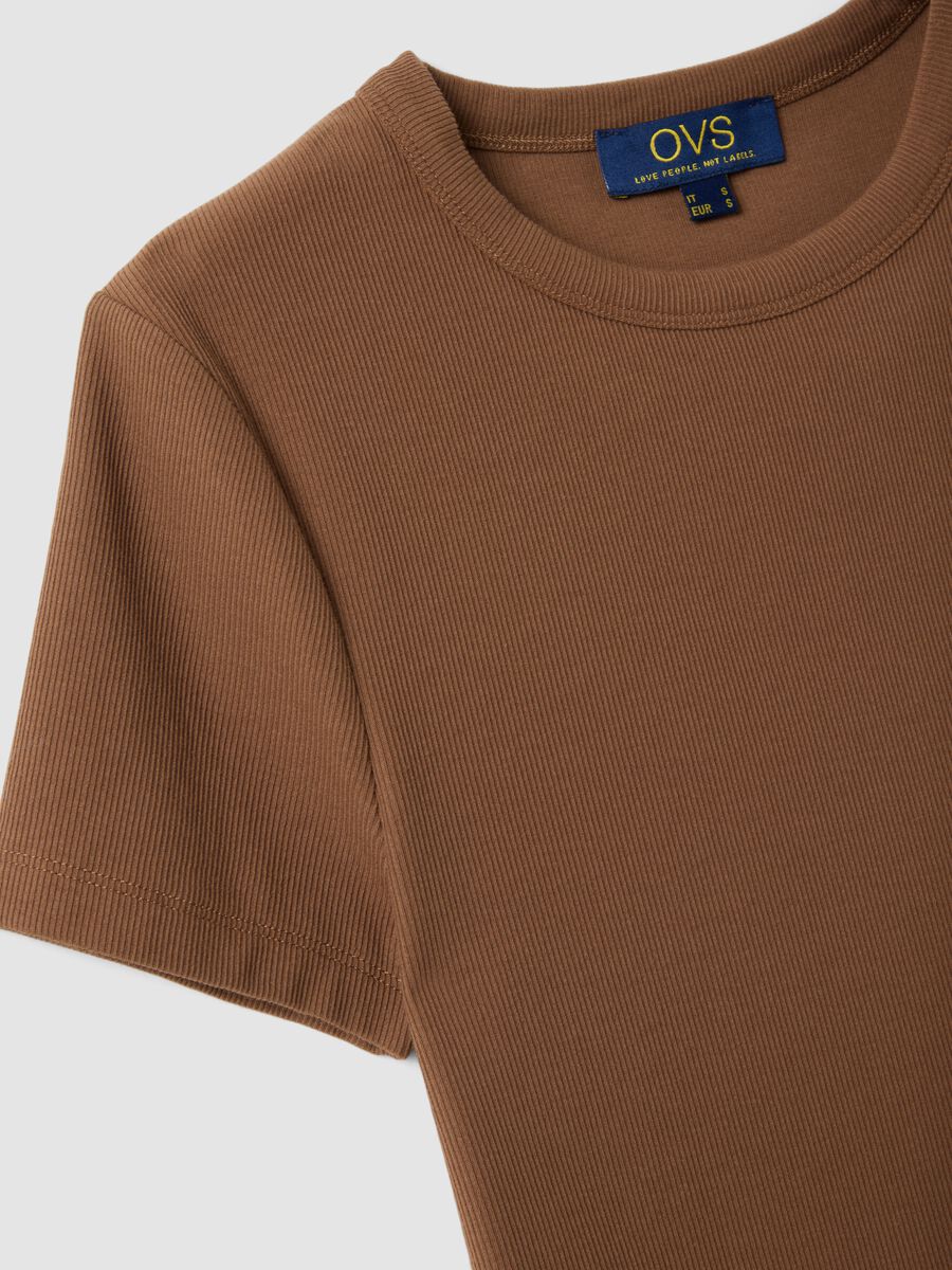 Braunes, figurbetontes T-Shirt aus Stretch-Baumwolle mit kurzen &Auml;rmeln_5