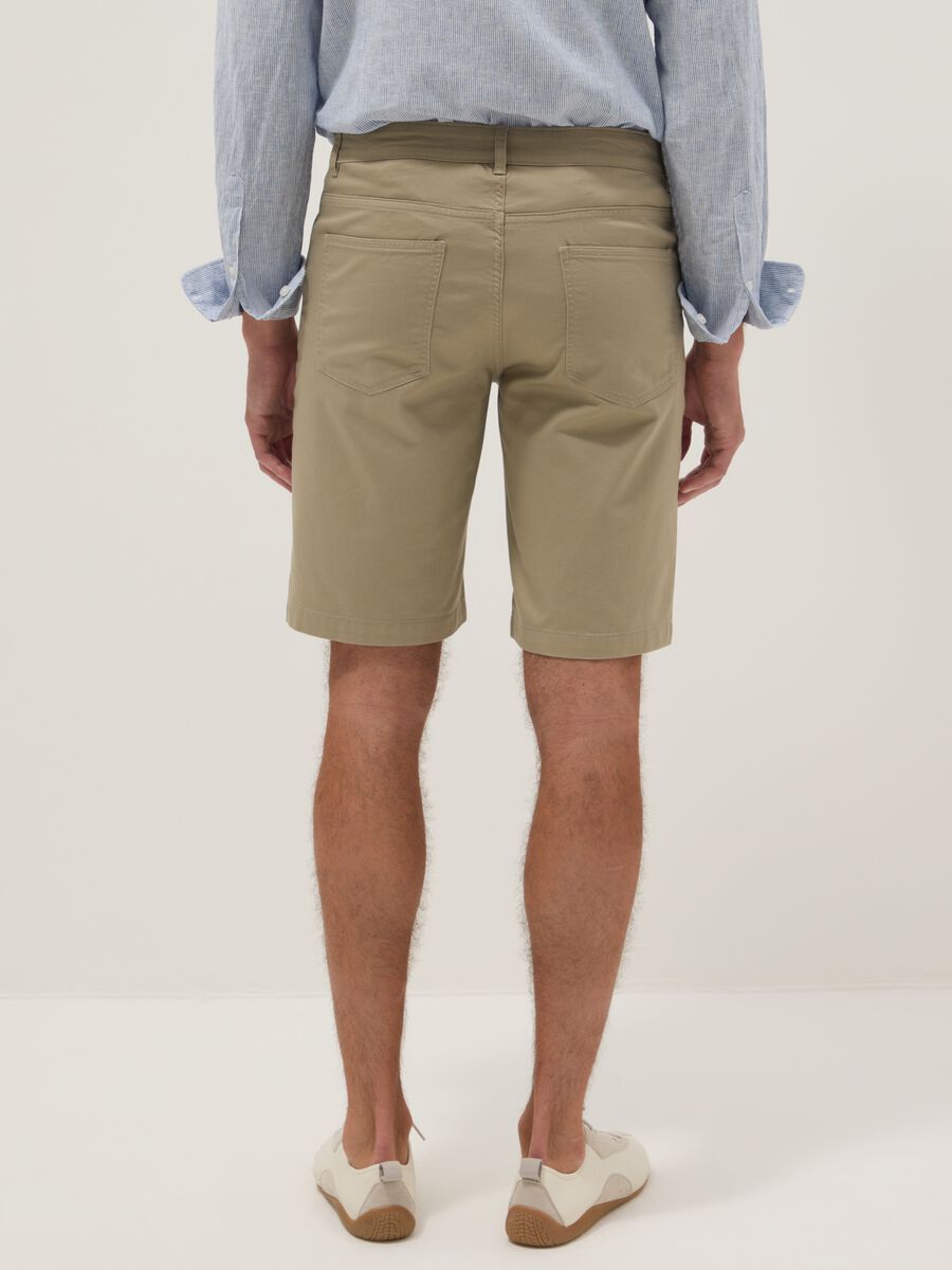 Beige stretch cotton Bermuda shorts_2