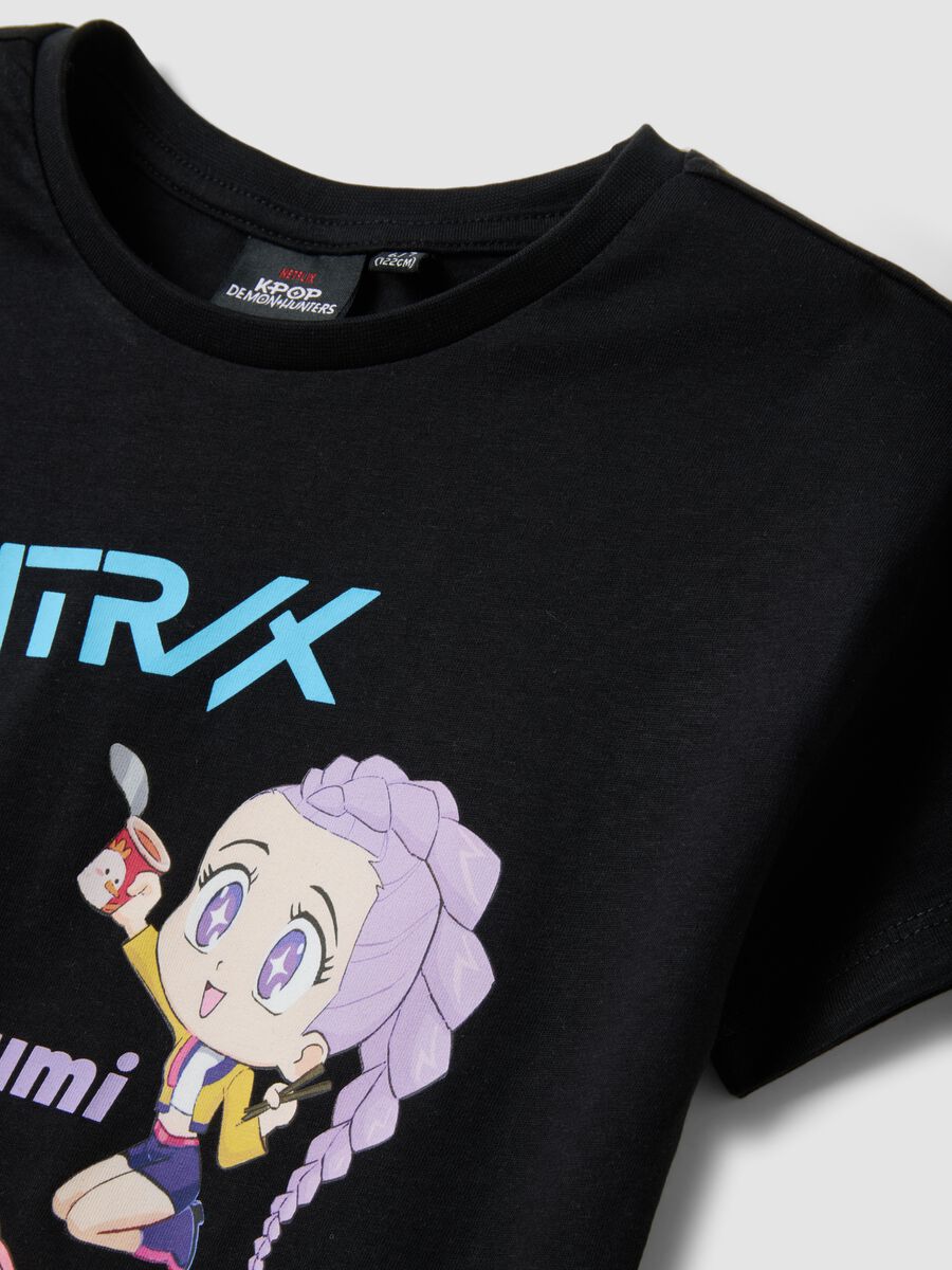 Schwarzes T-Shirt aus reiner Baumwolle mit K-Pop Demon Hunters Print, Regular Fit_2