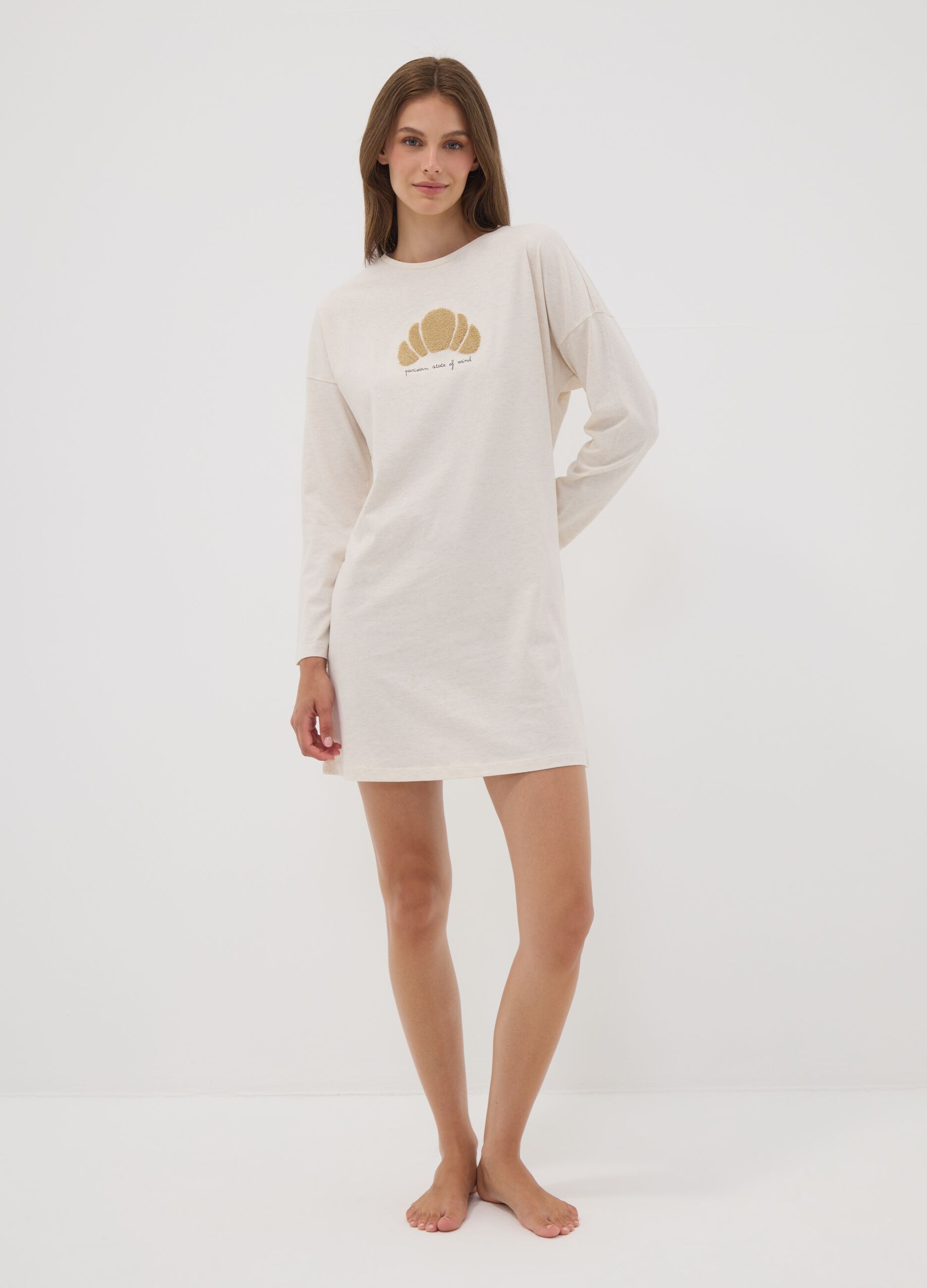 Camicia da notte beige in puro cotone organico con stampa cornetto