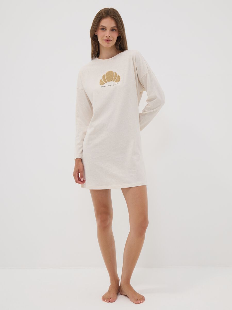 Camicia da notte beige in puro cotone organico con stampa cornetto_0
