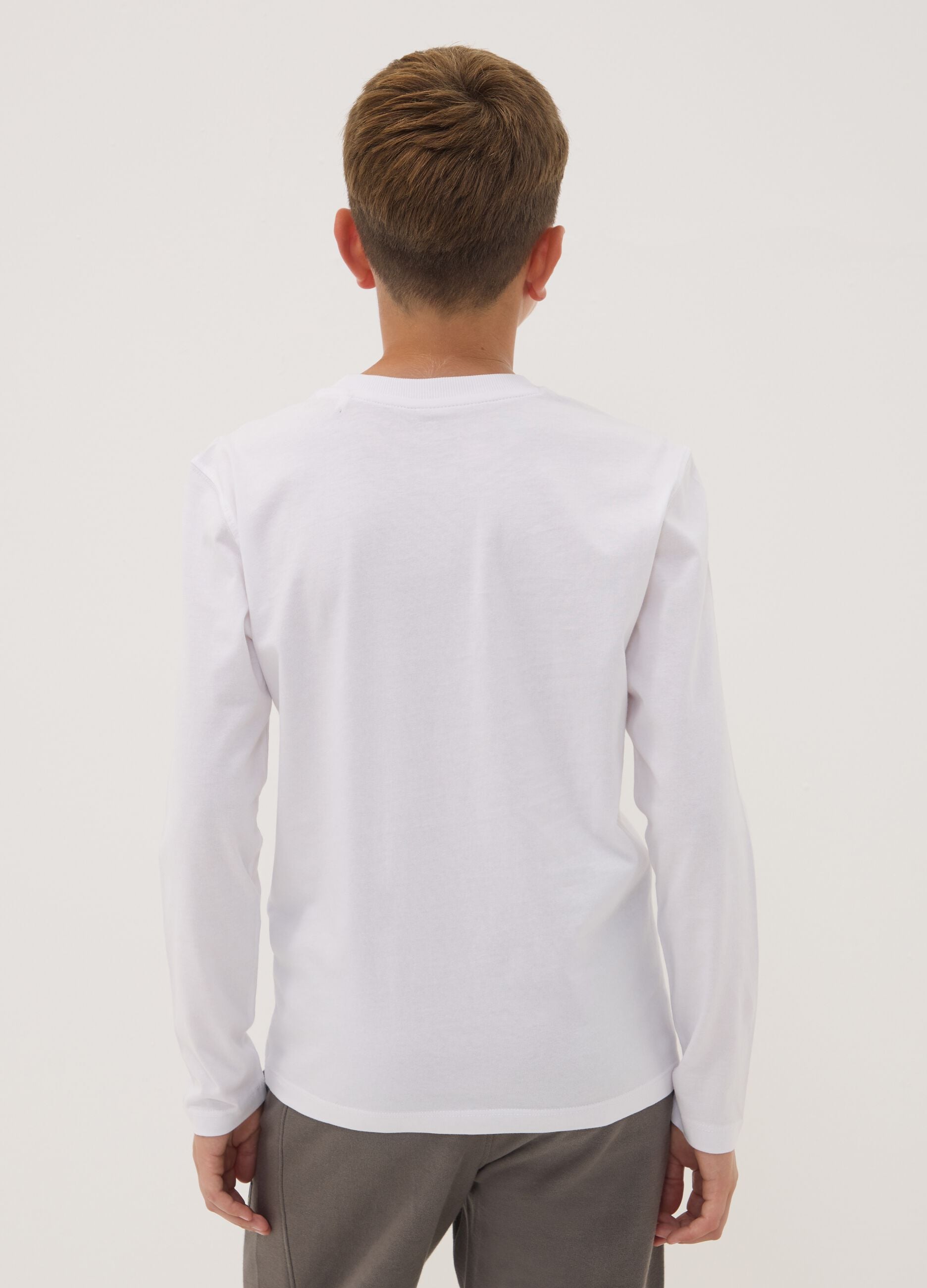 T-shirt blanc gar&ccedil;on en pur coton bio &agrave; col rond avec imprim&eacute; t&ecirc;te de mort