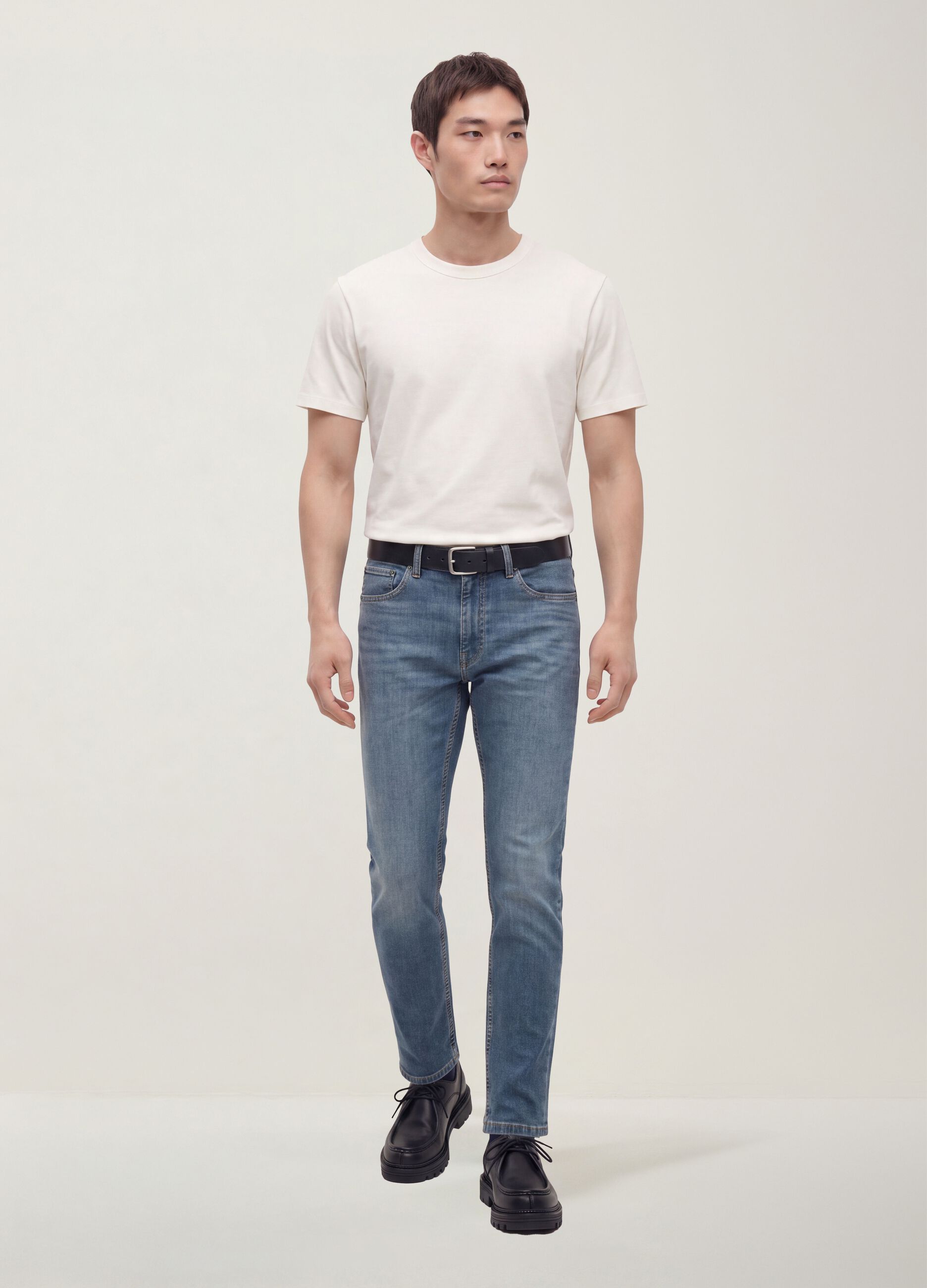 Weisses T-Shirt aus reiner Baumwolle mit Rundhalsausschnitt, Relaxed Fit