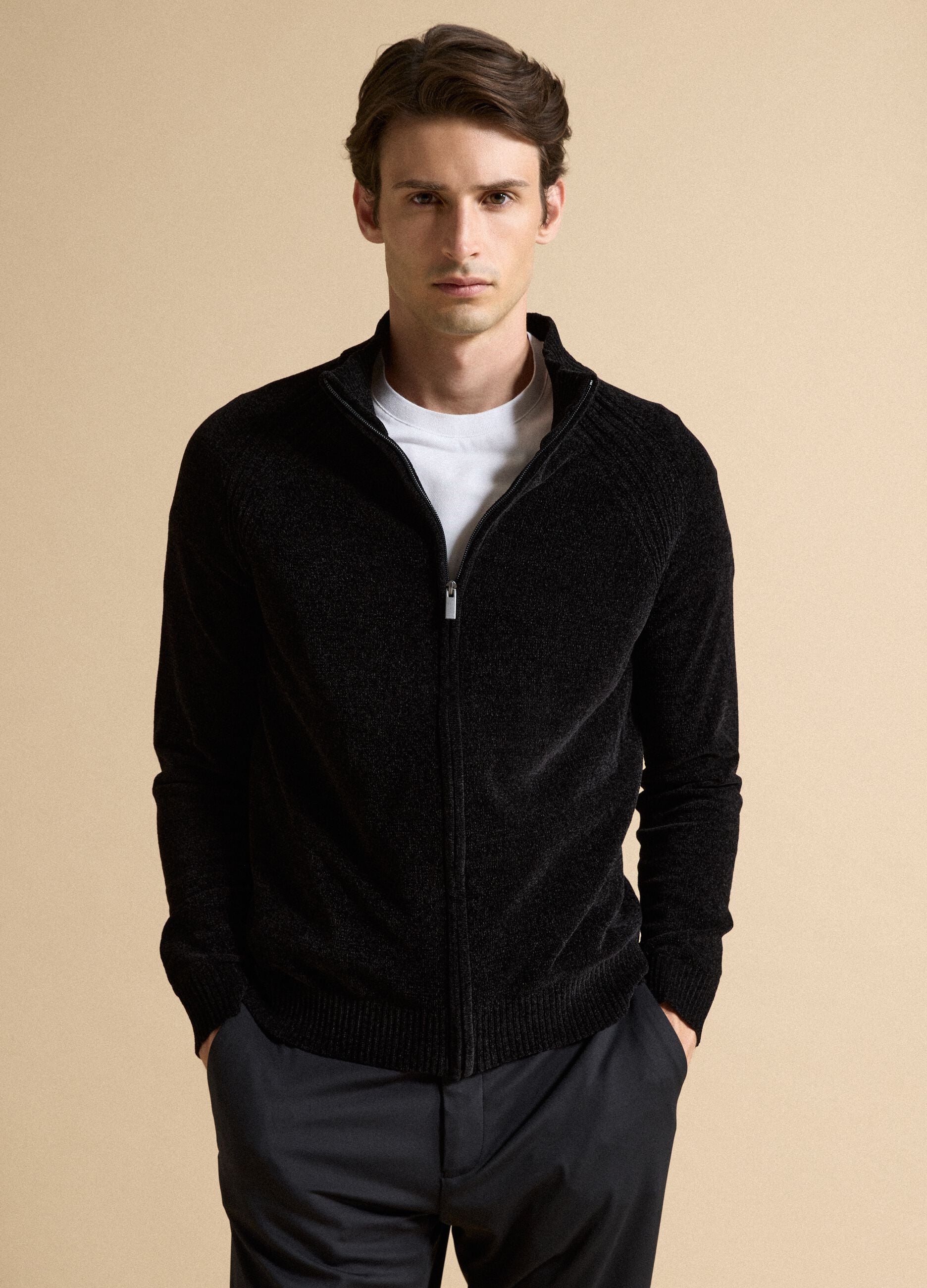 Black full-zip cardigan with collar, regular fit