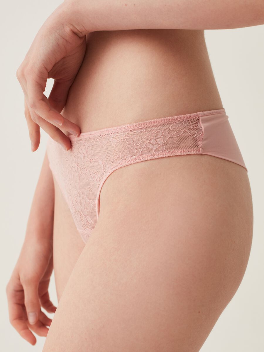 Three-pack Brazilian briefs with lace front_3
