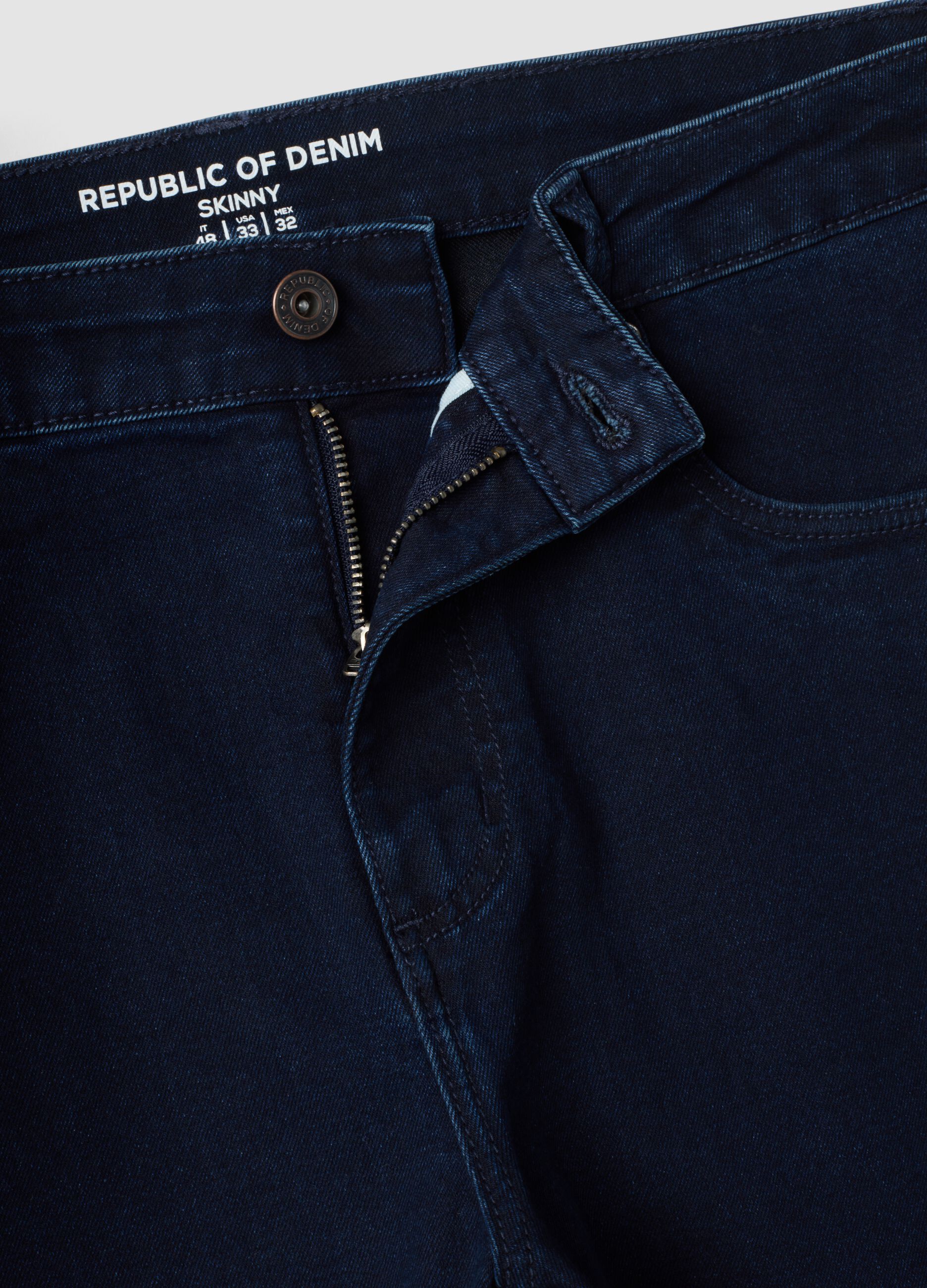 Denim &tau;&zeta;&iota;&nu; skinny fit &alpha;&pi;ό &epsilon;&lambda;&alpha;&sigma;&tau;&iota;&kappa;ό &beta;&alpha;&mu;&beta;ά&kappa;&iota;