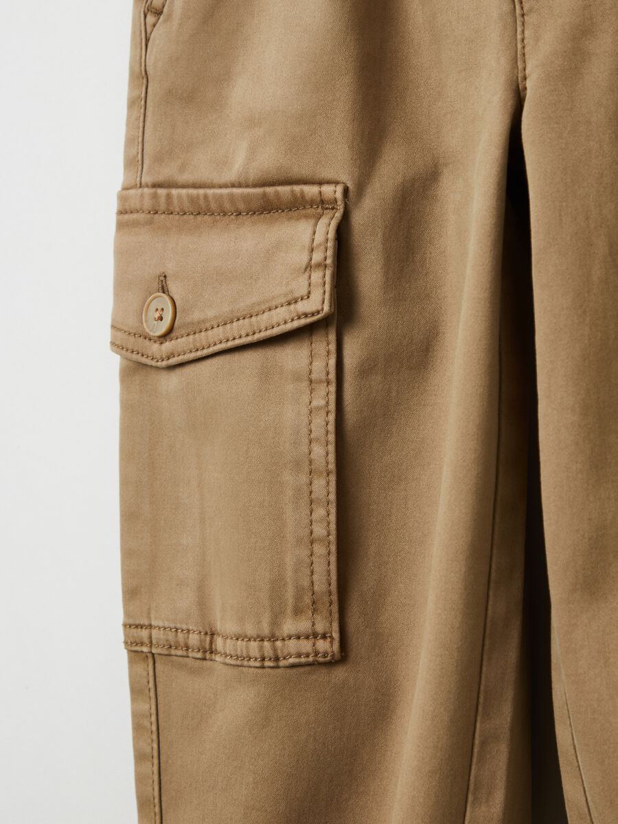 Stretch cotton cargo trousers_5