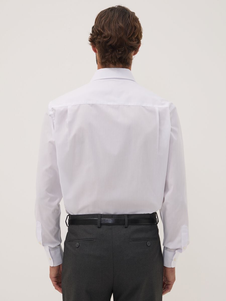 White regular-fit shirt with classic collar, easy iron_3