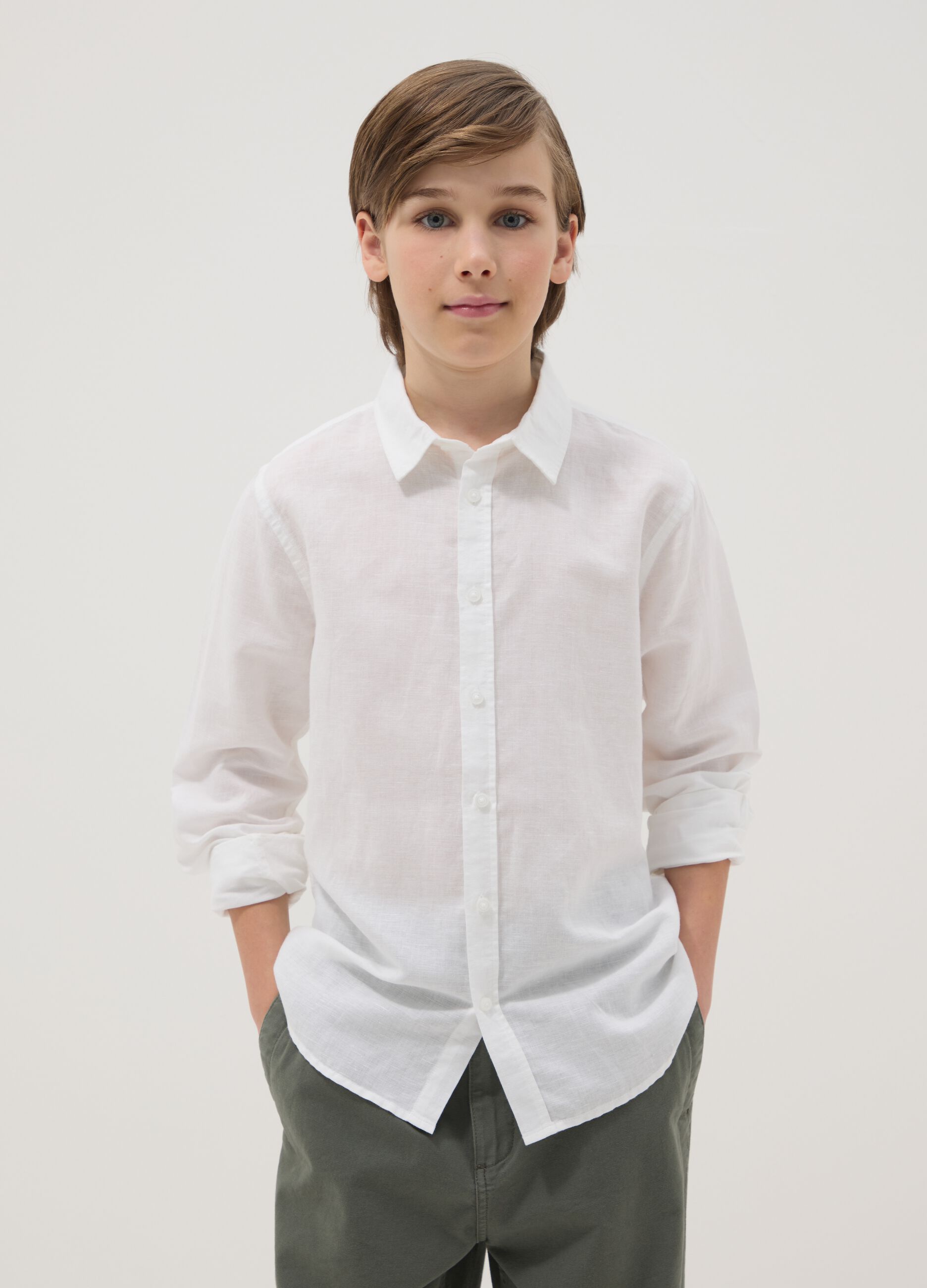 Boy's white cotton-linen blend shirt with regular fit