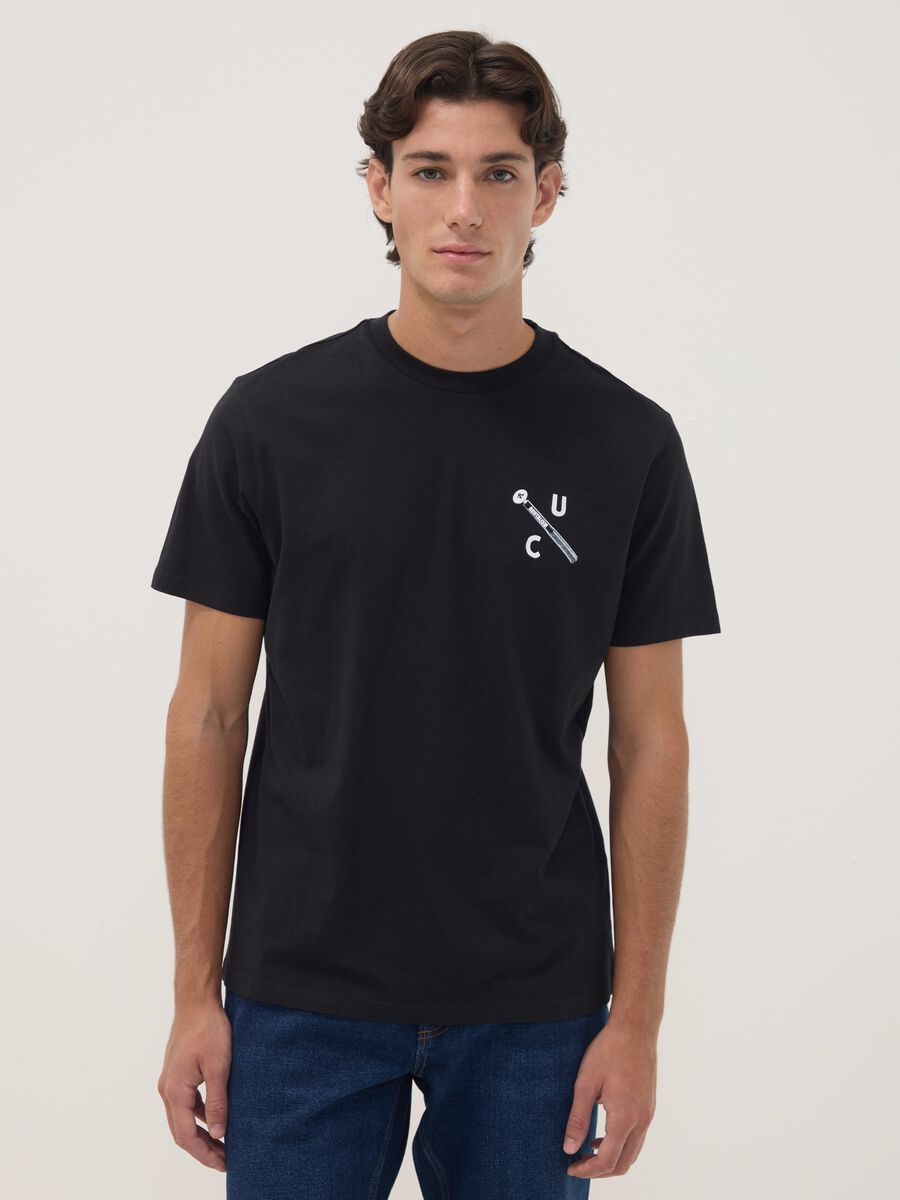 Schwarzes T-Shirt aus reiner Baumwolle mit Rundhalsausschnitt und Print_1