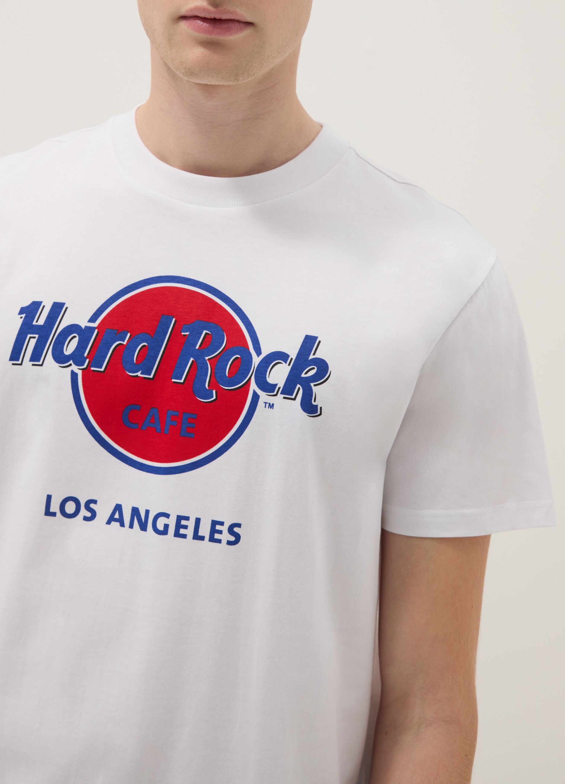 White pure cotton regular fit T-shirt with Hard Rock Cafe logo