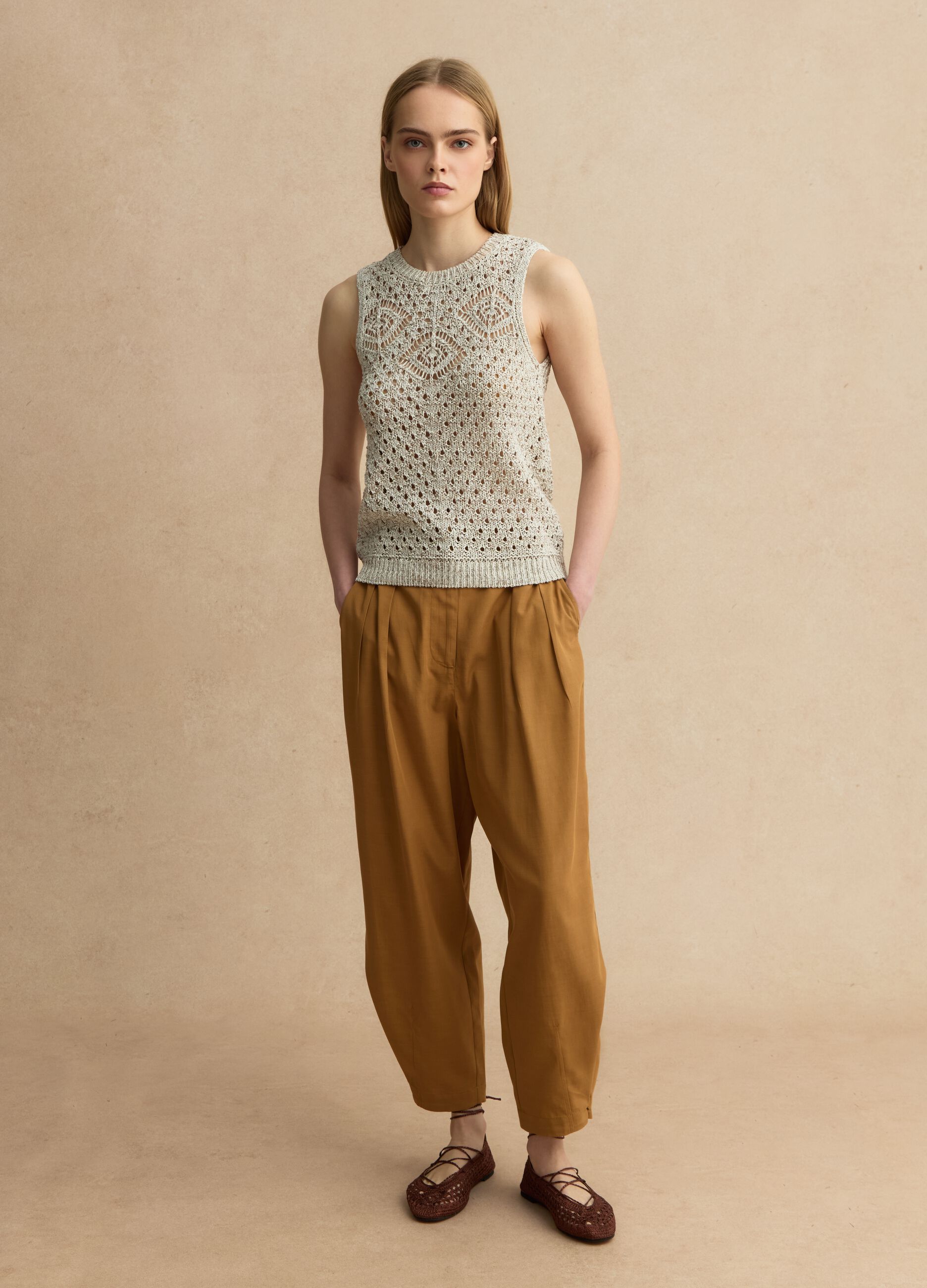 Beige, tailliertes Baumwollgemisch-Netzgilet