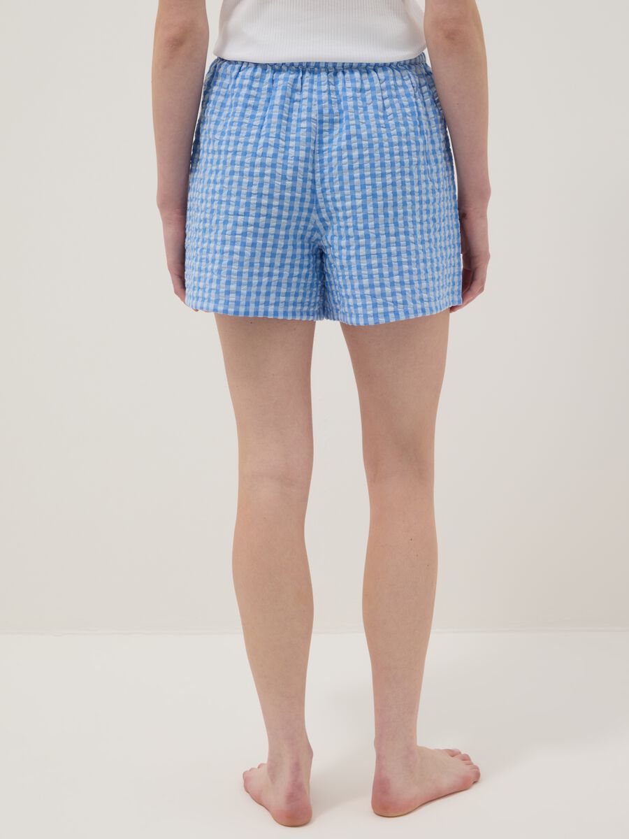 Regular-fit pure cotton checked pyjama shorts in white and light blue_2