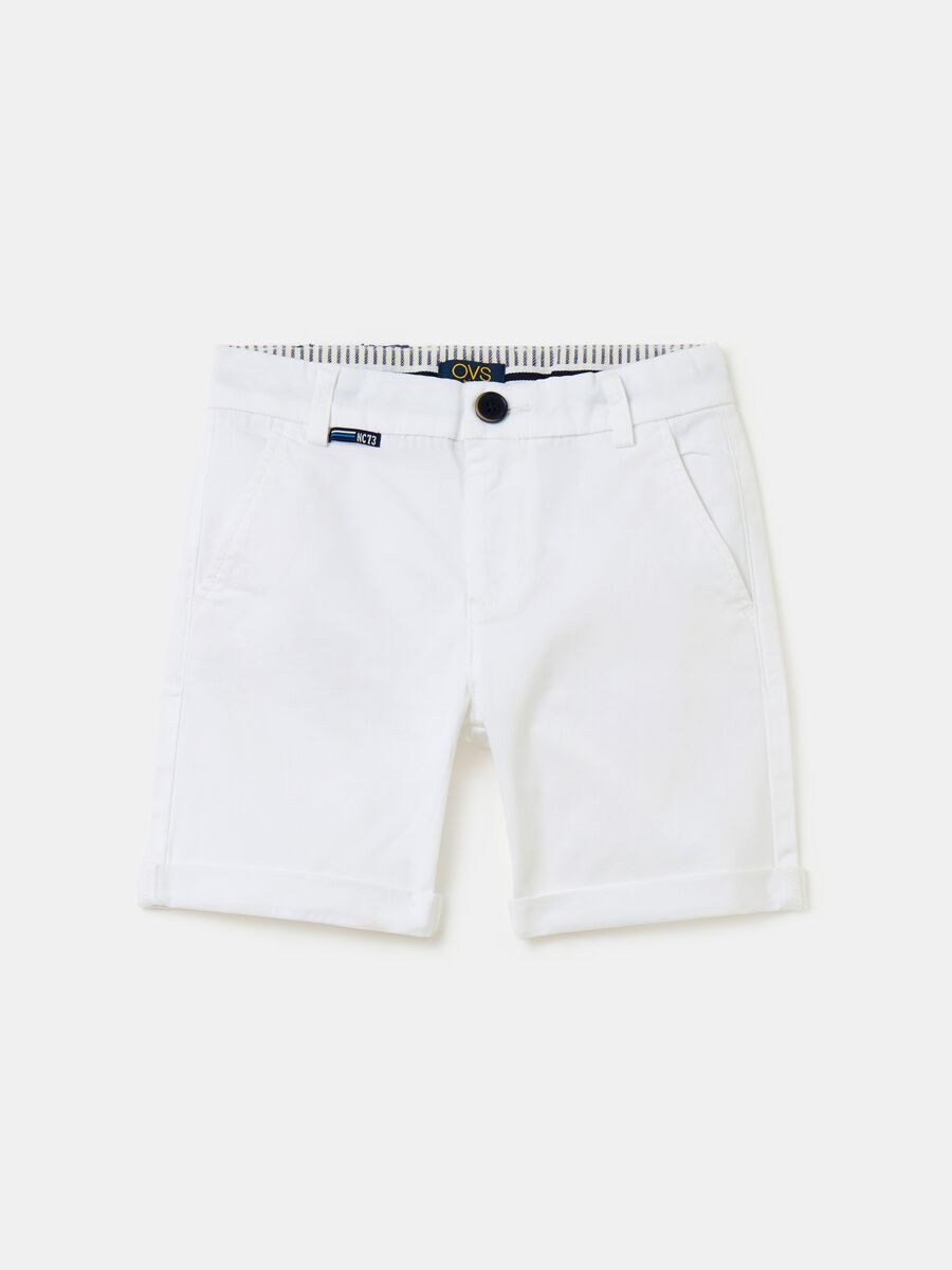 Chino Bermuda shorts with pockets_0