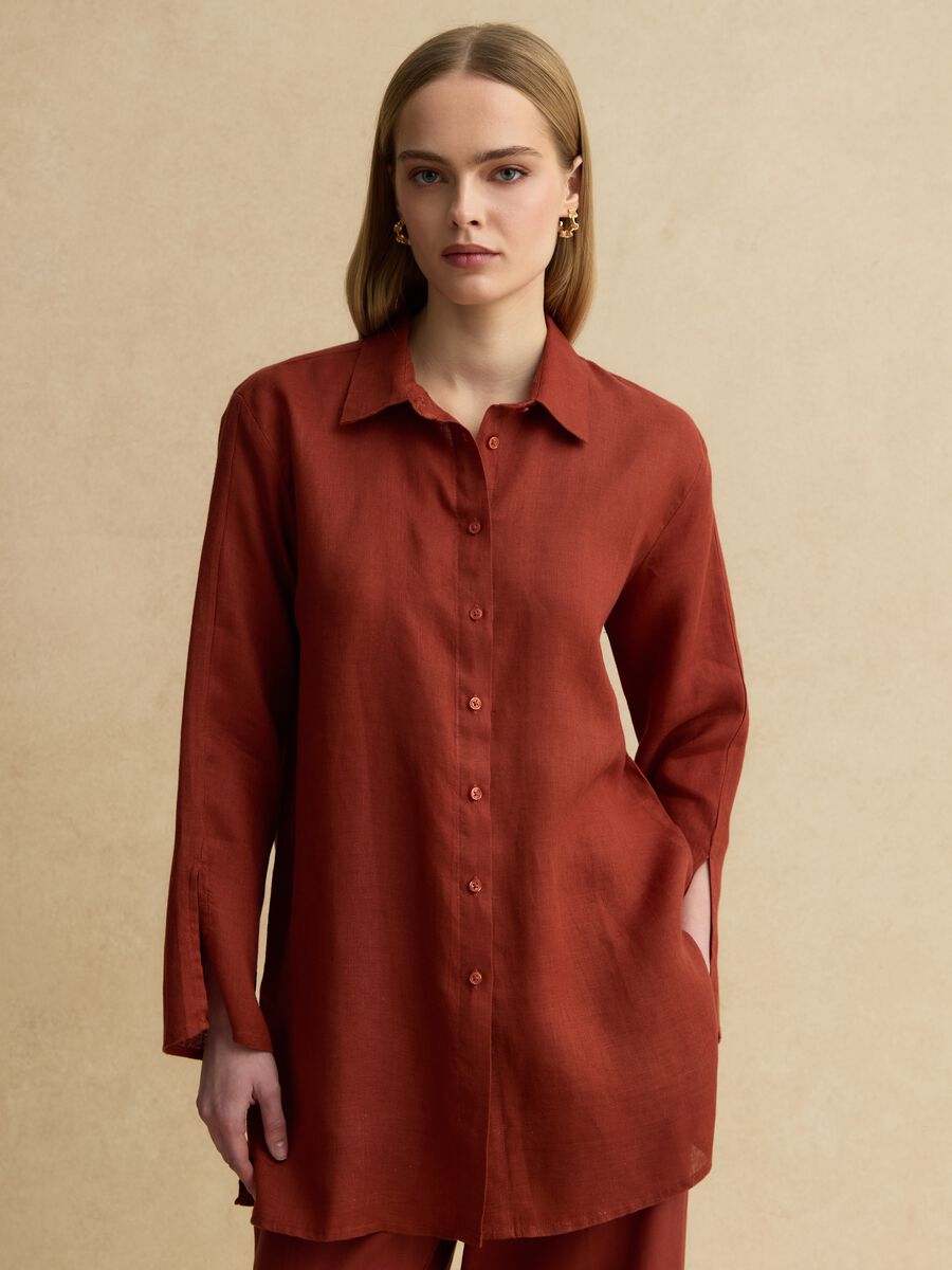 Camisa larga en lino rojo oversize_0