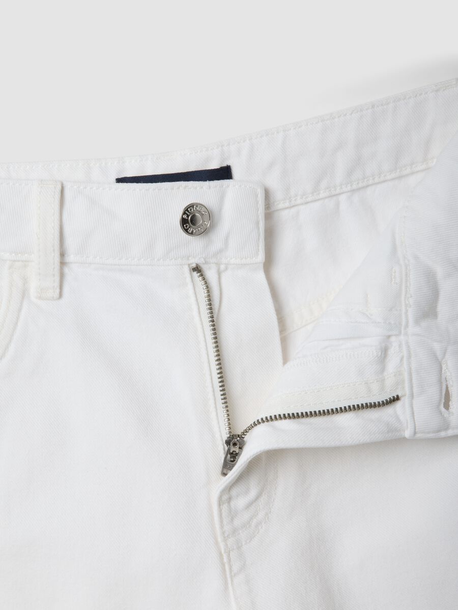 White pure cotton denim shorts_5