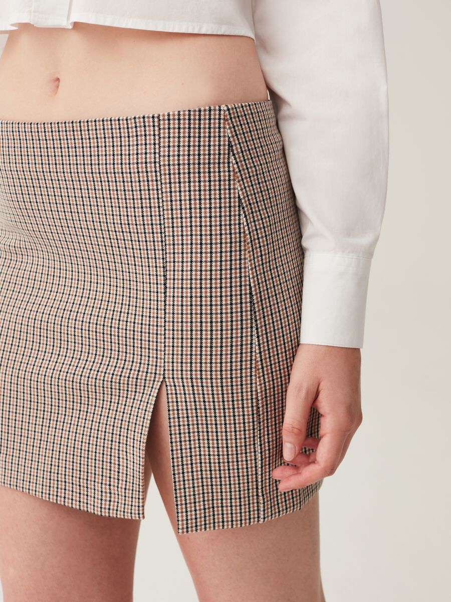 Miniskirt with split_3